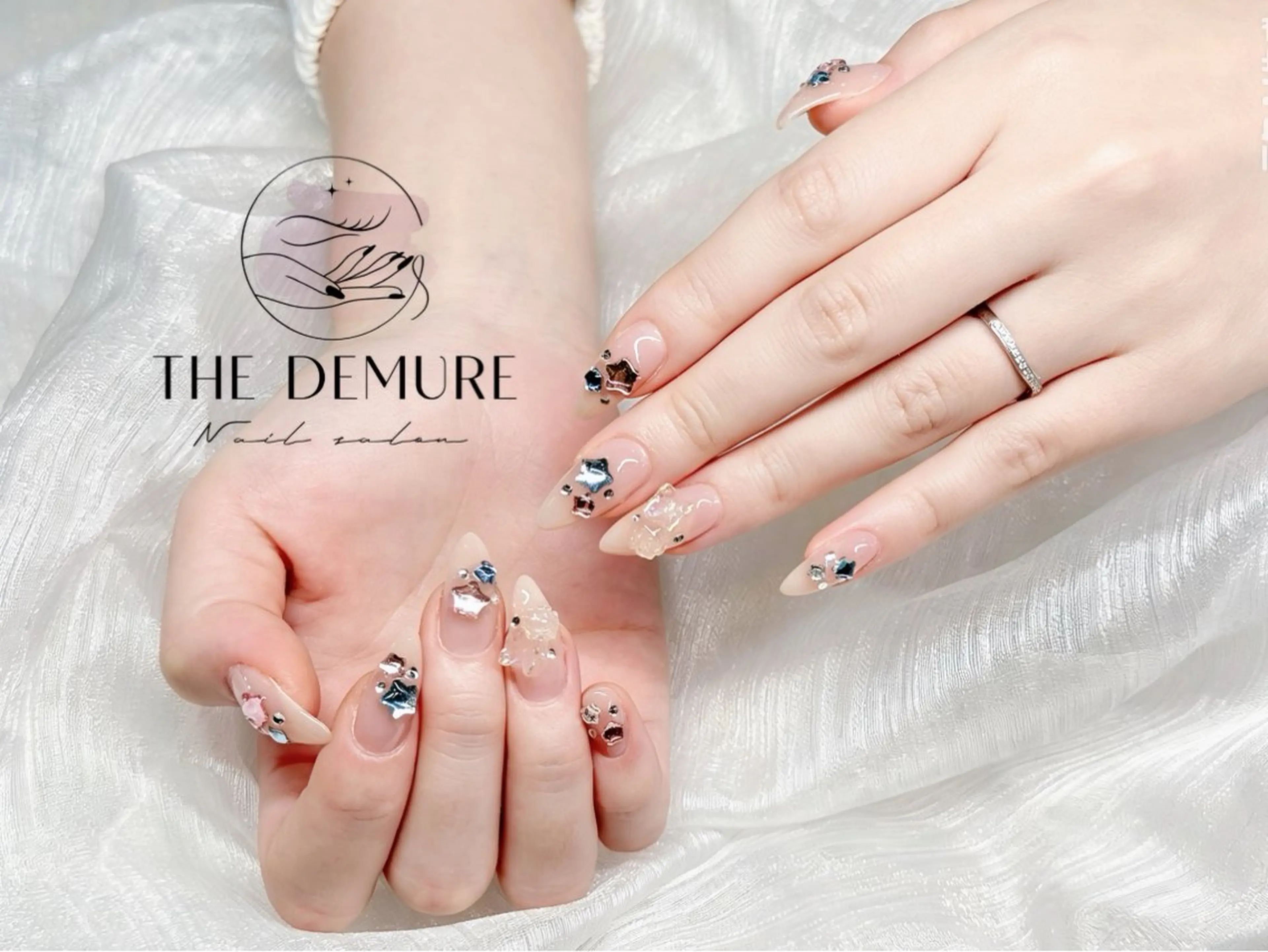 ネイル Demure リリス　銀座店のネイルデザイン