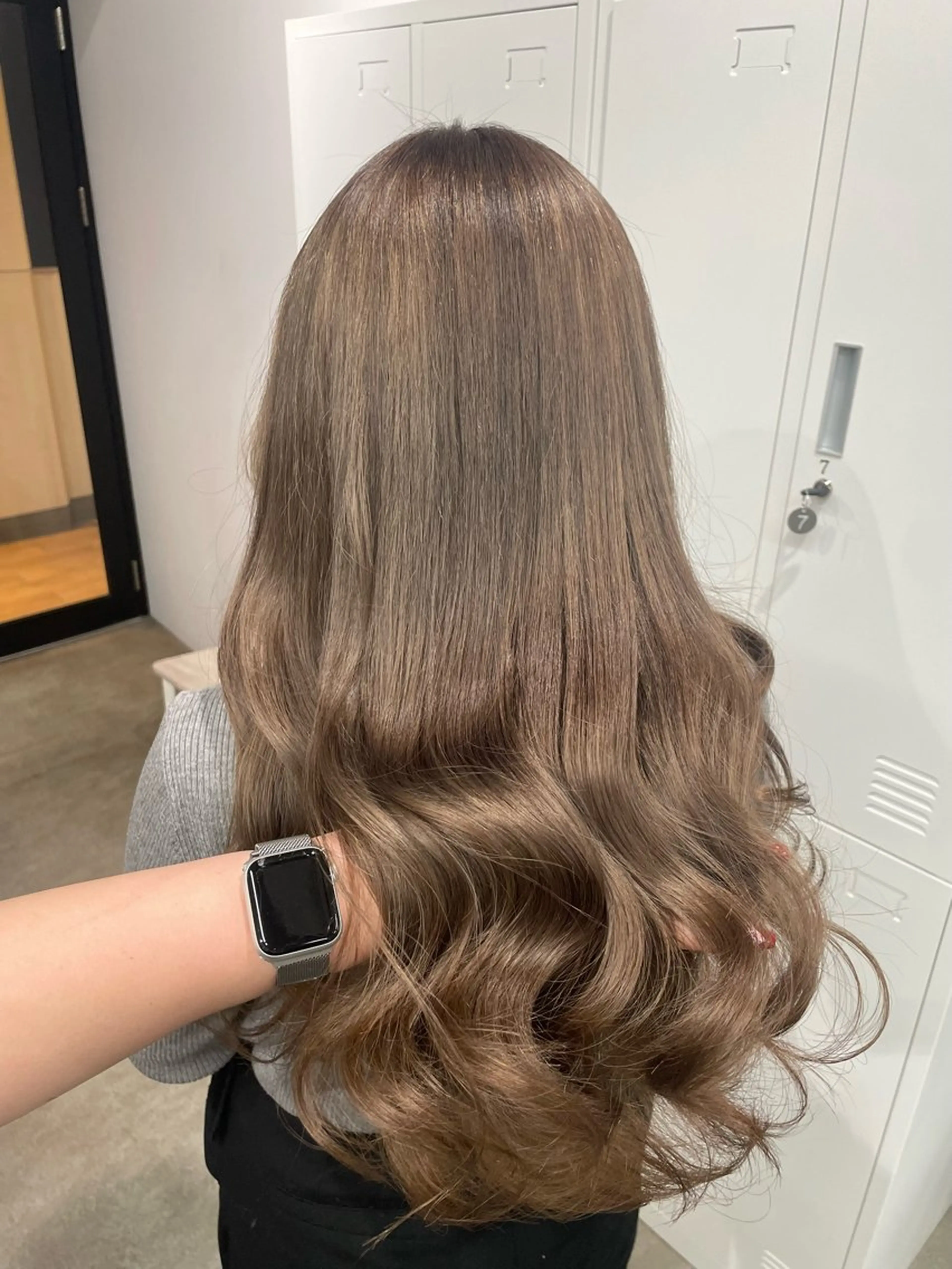 ロング カラー ベージュカラー カット ヘアカラー トリートメント REINA ISHIDOのヘアスタイル