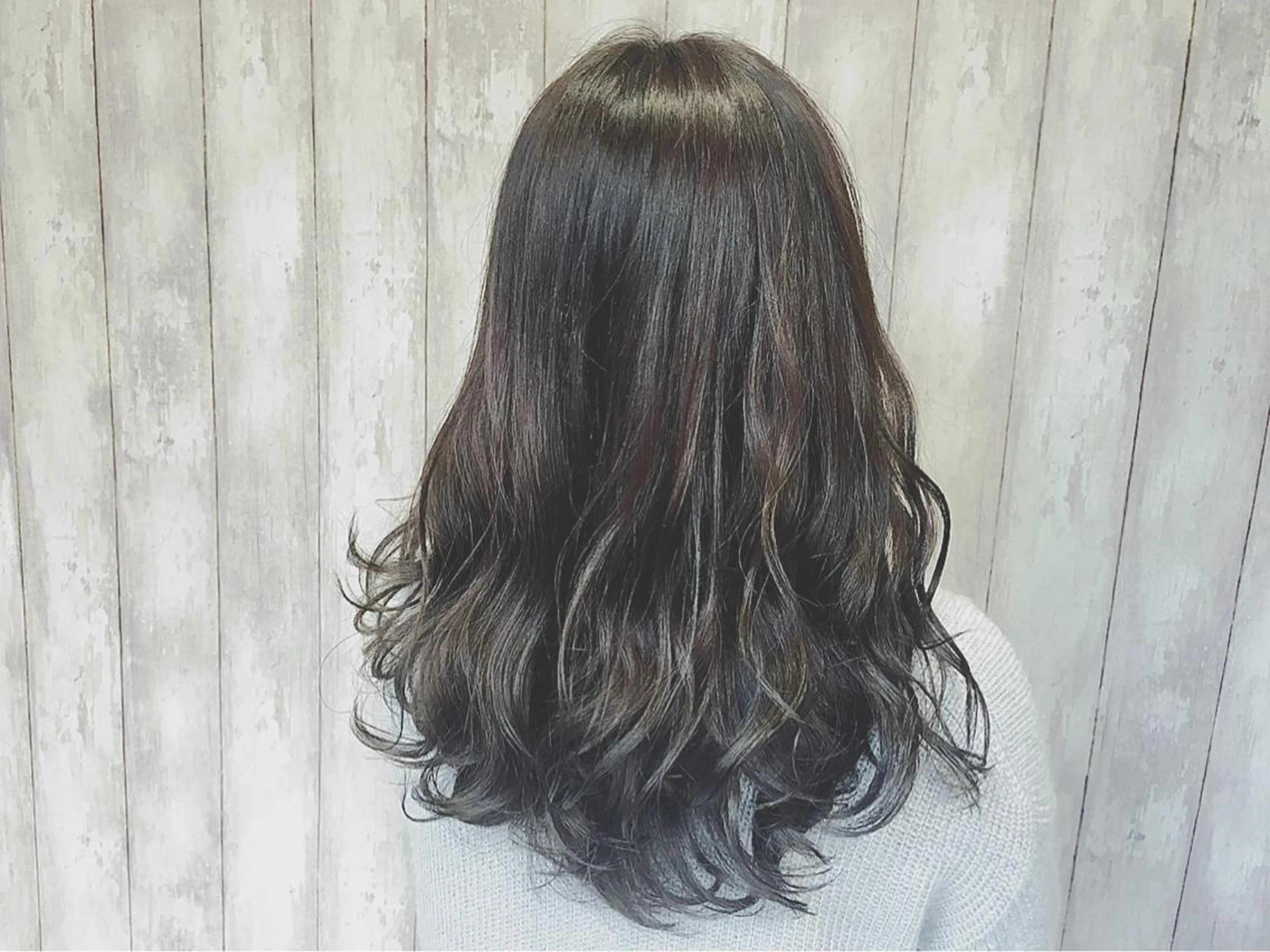 ロング カラー グレージュ boutique misakiのヘアスタイル