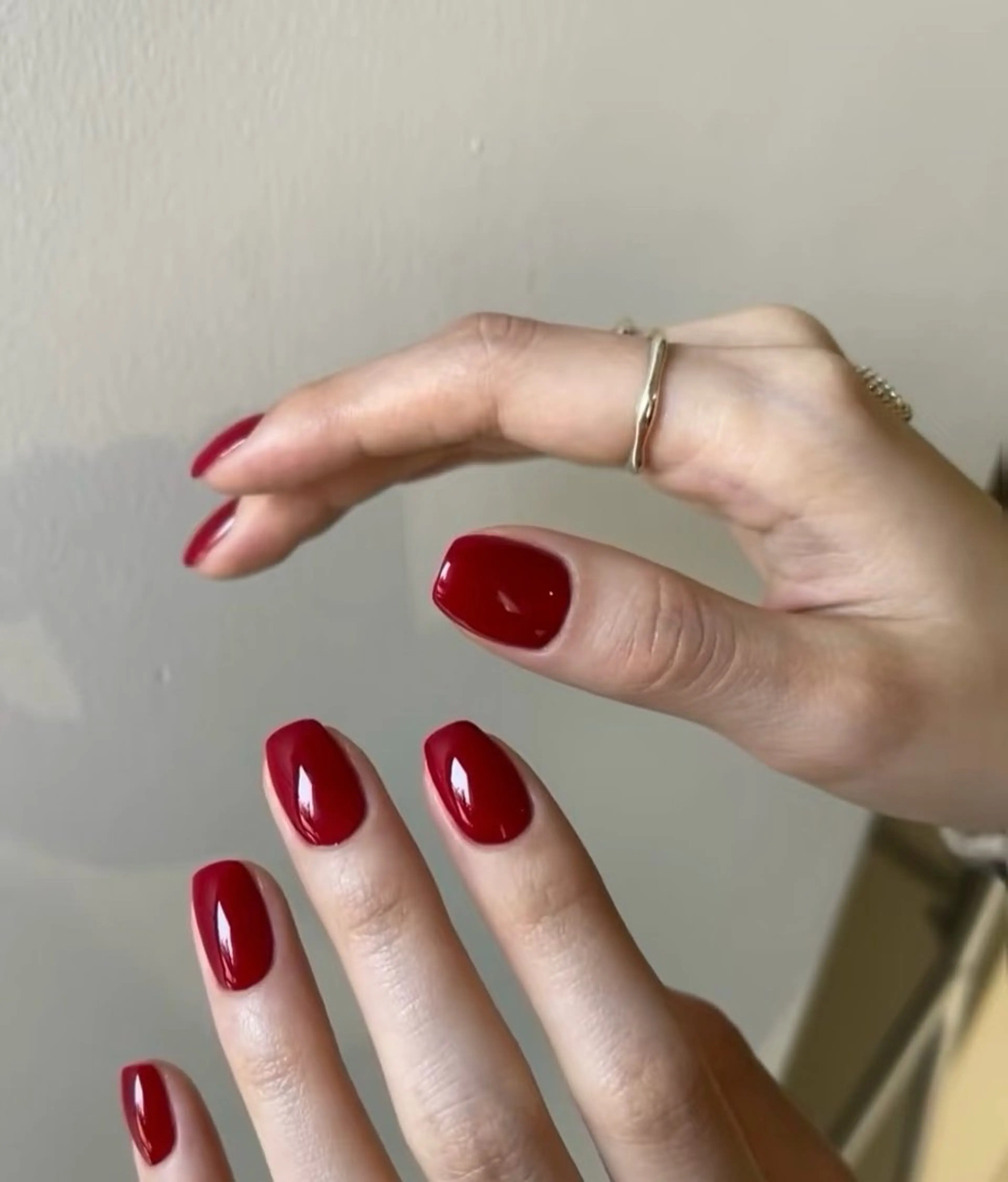 ネイル ワンカラーネイル ハンドネイル DoReMiサロン チョウのネイルデザイン