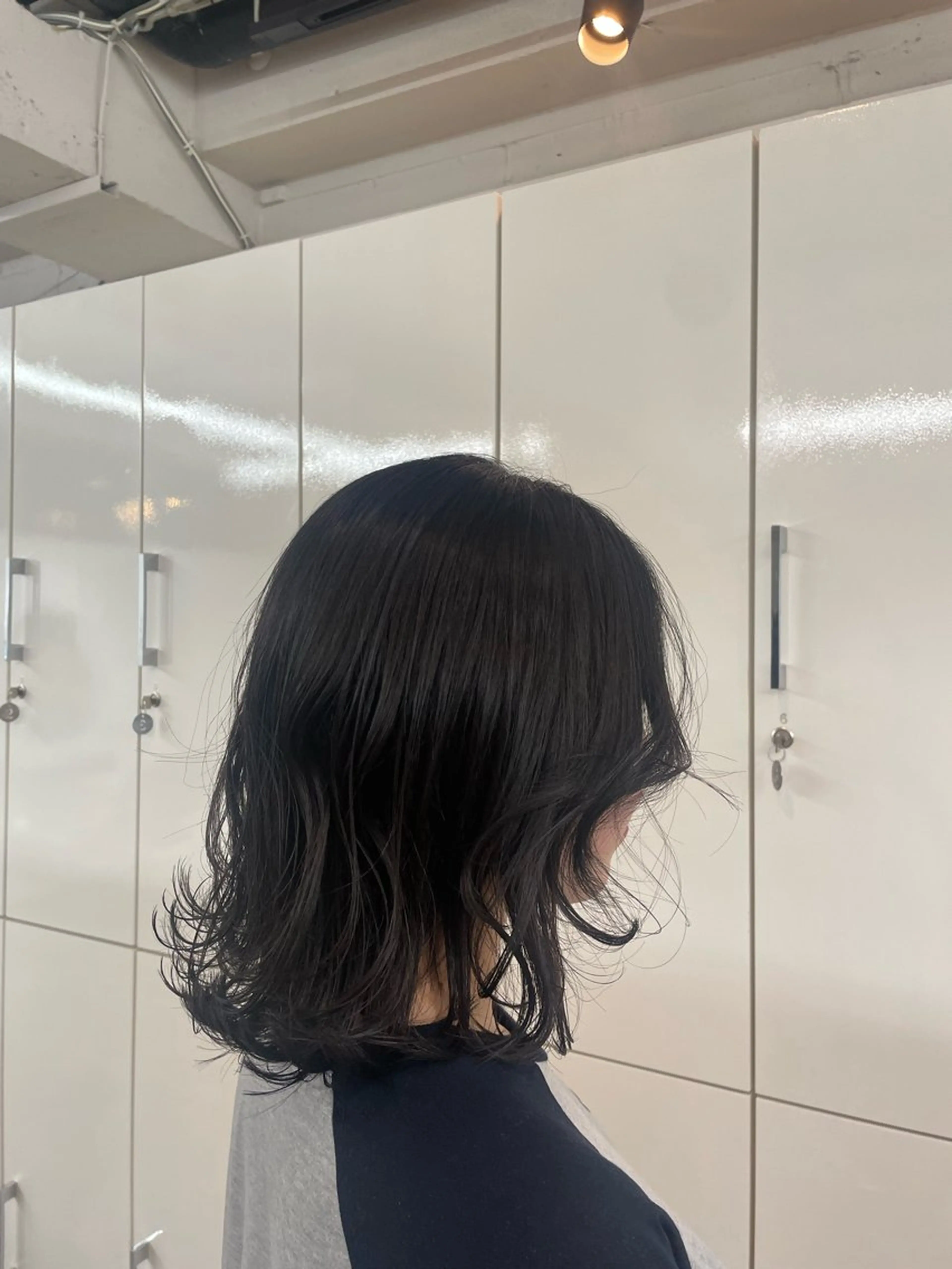 ミディアム 安達 萌花のヘアスタイル