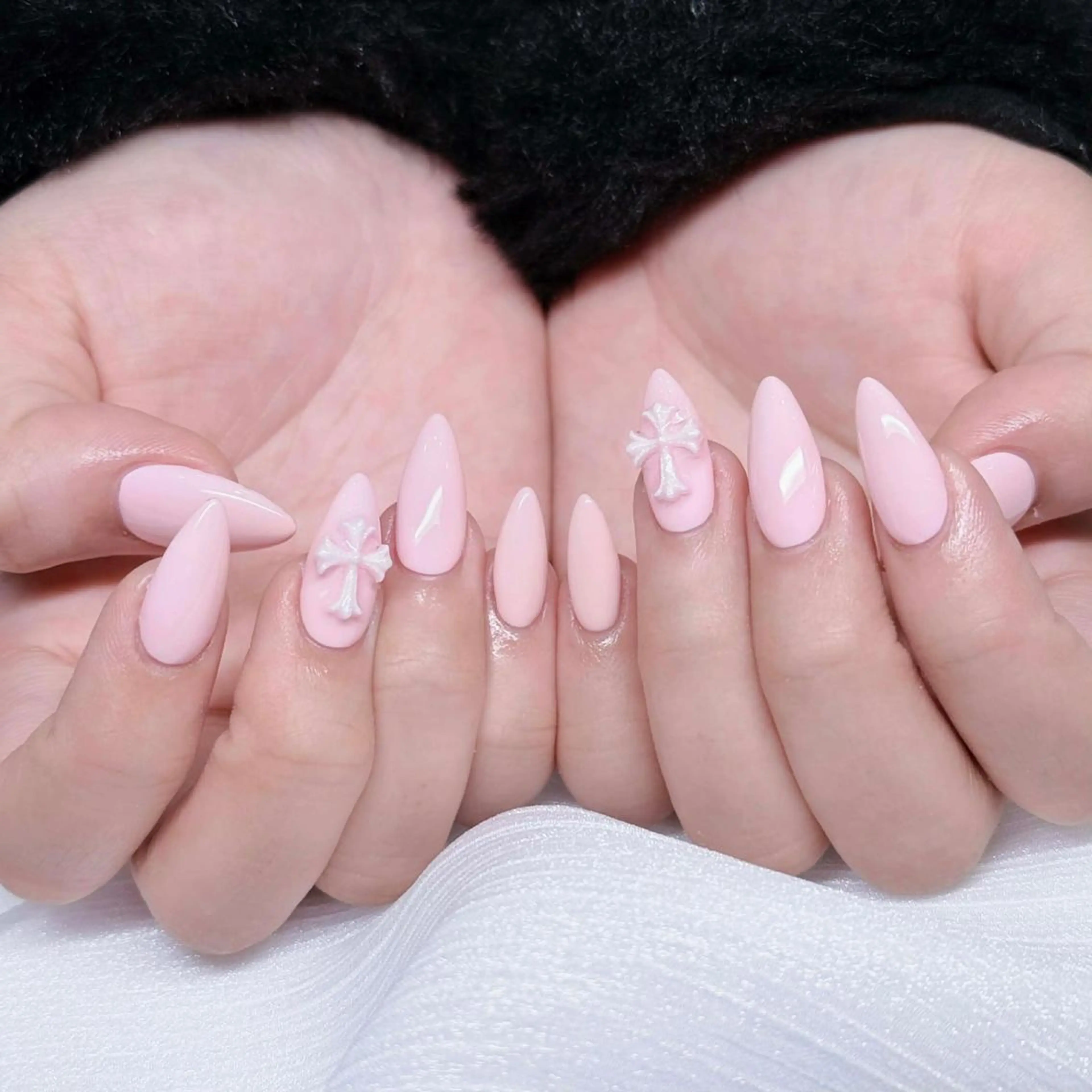 ネイル オーロラネイル ブルー チークネイル 長さ出し フットネイル ハンドネイル NAILS168 池袋西口駅前店のネイルデザイン