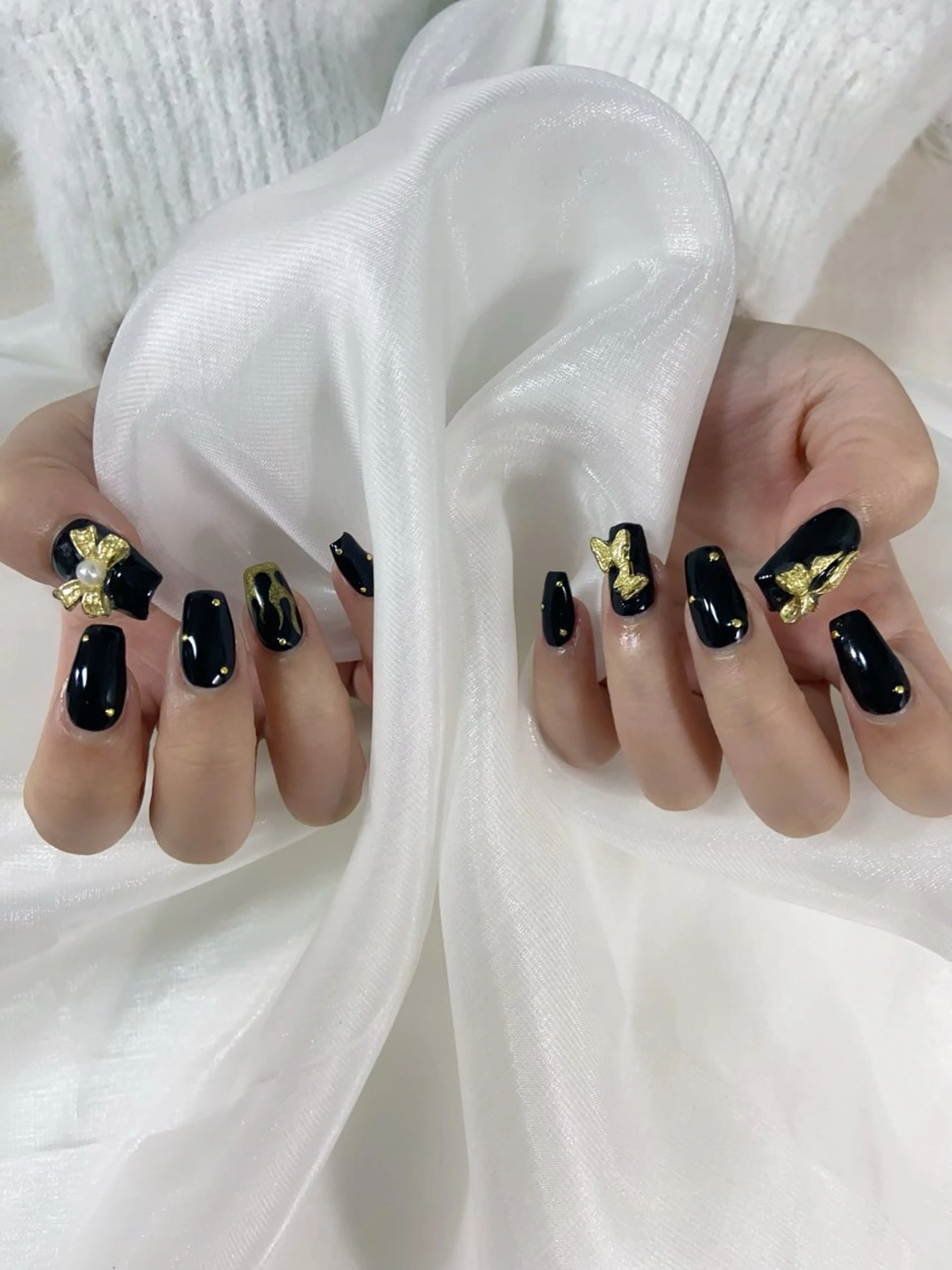 ネイル ゴールド ラメ(グリッター) リボン ハンドネイル アントレイ ネイル所属・entree アントレイ ネイルのネイルデザイン