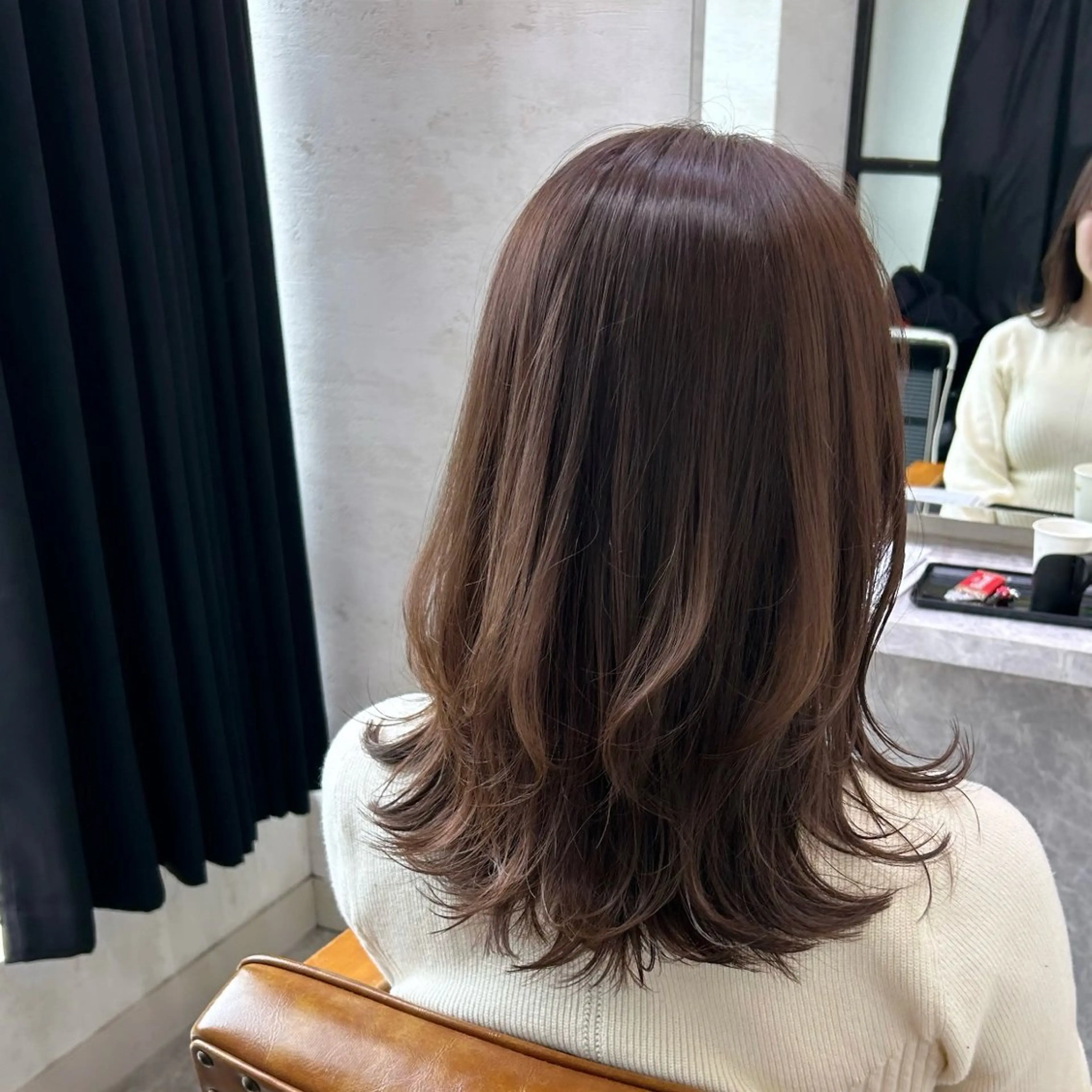 ミディアム カラー ミディアムレイヤー レイヤーカット 艶カラー吉祥寺🌸 KAZUEのヘアスタイル