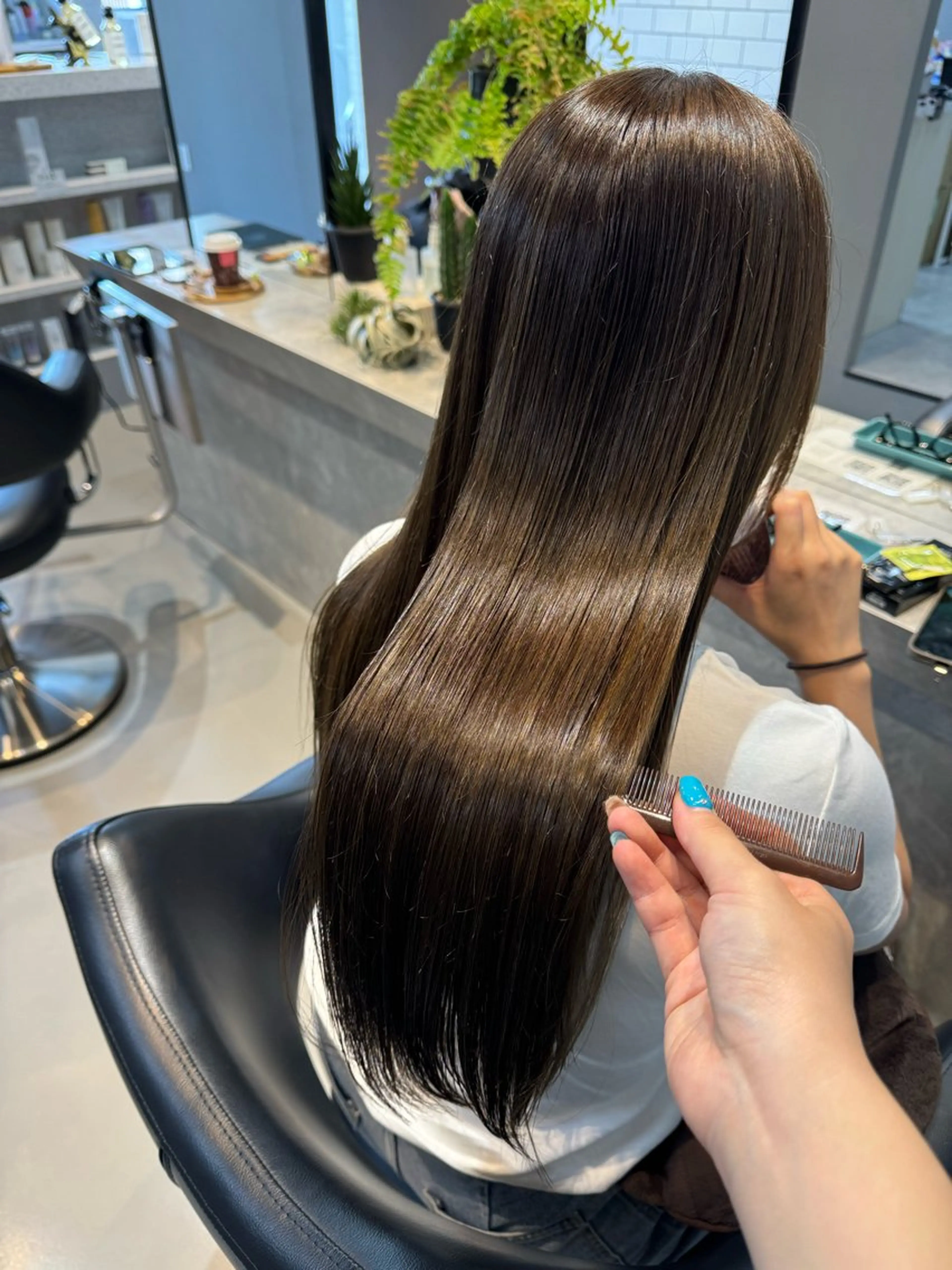 ロング カラー ベージュカラー ブリーチ 透明感カラー ブリーチなしカラー オリーブカラー ヘアカラー トリートメント 髪質改善×艶カラー Haruのヘアスタイル