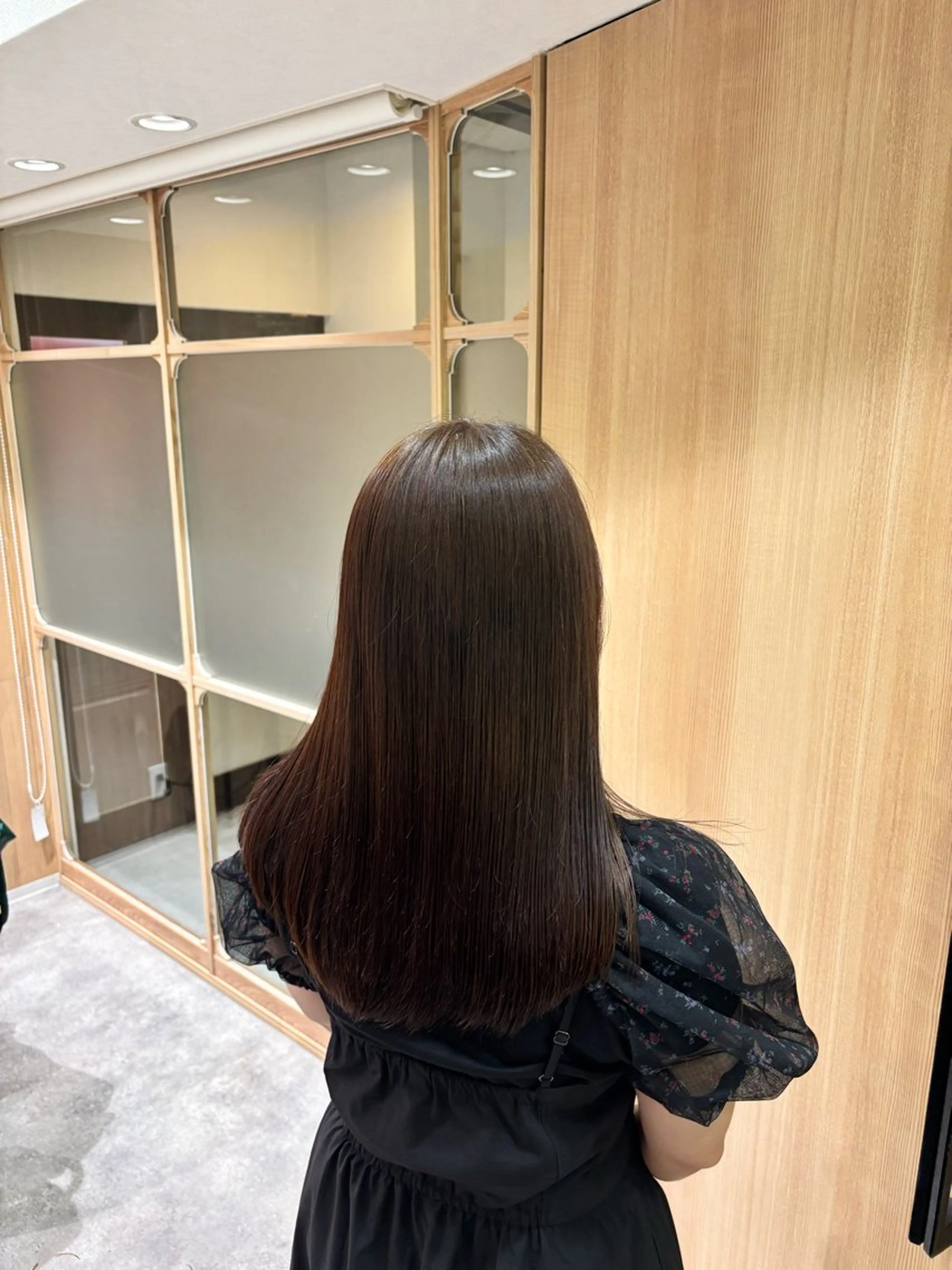 ミディアム エルロン 栢原のヘアスタイル