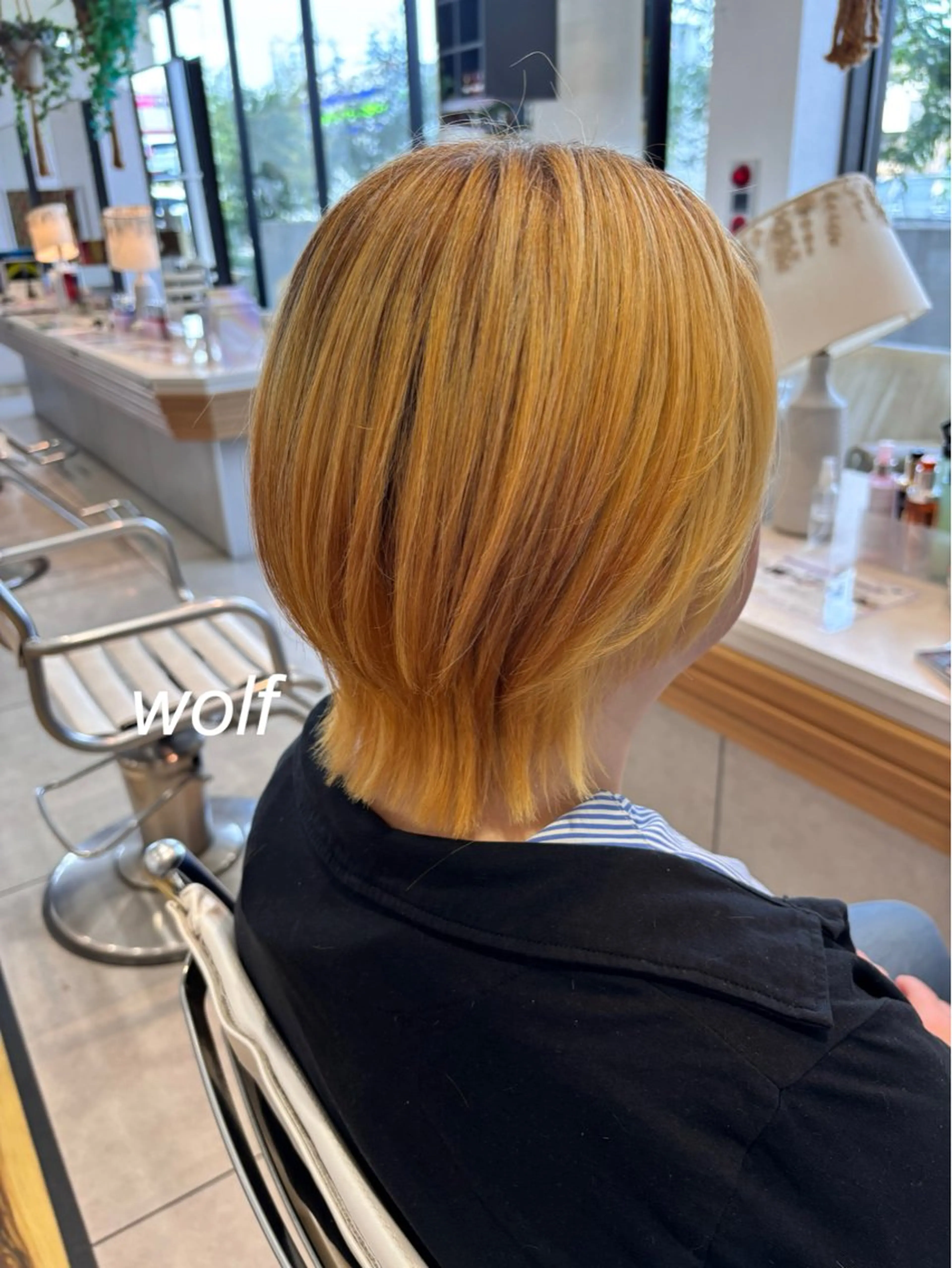 ミディアム ウルフカット カット 岡本 梨沙のヘアスタイル