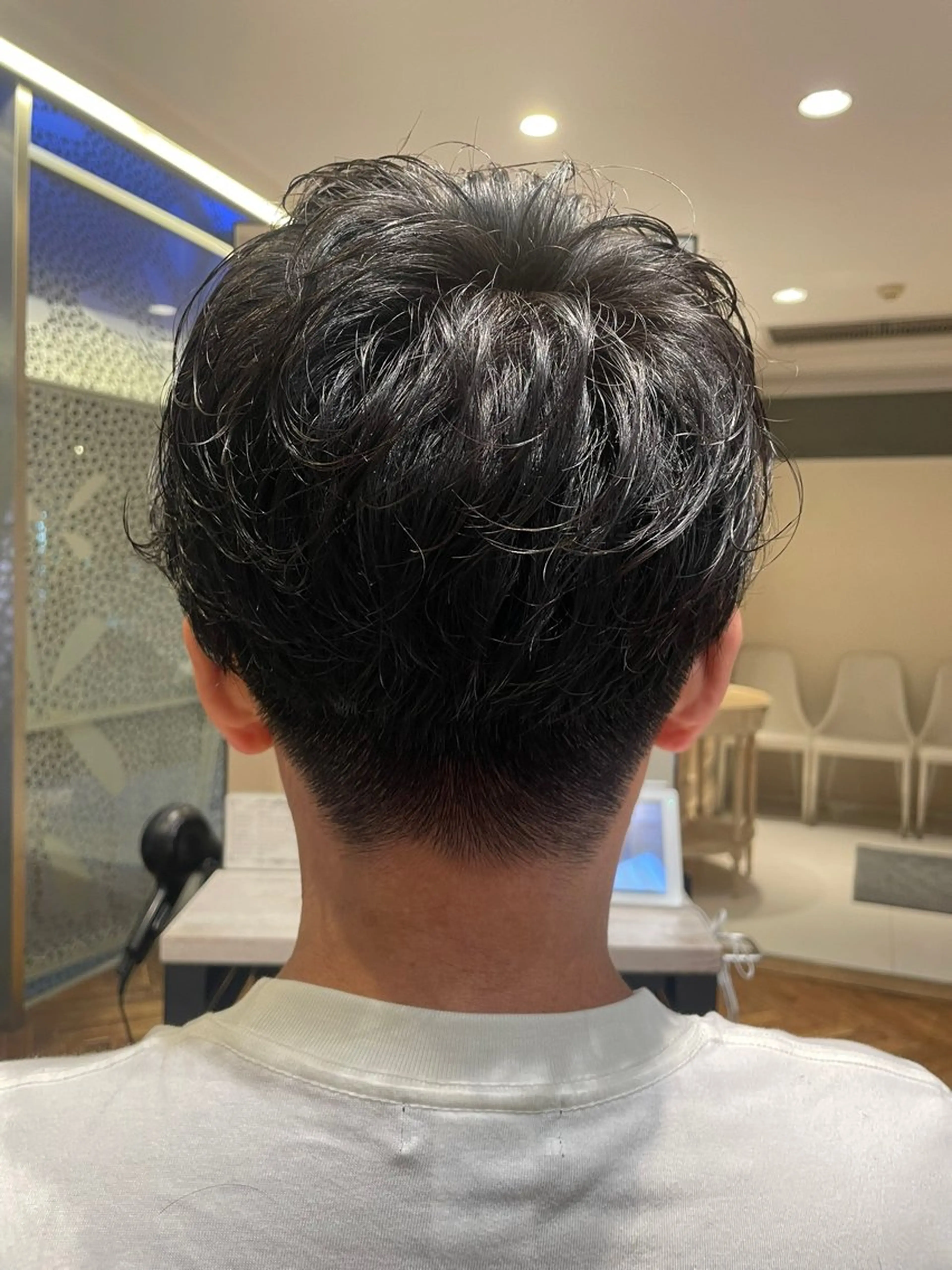 メンズ 頭から整える美容師 松田のヘアスタイル