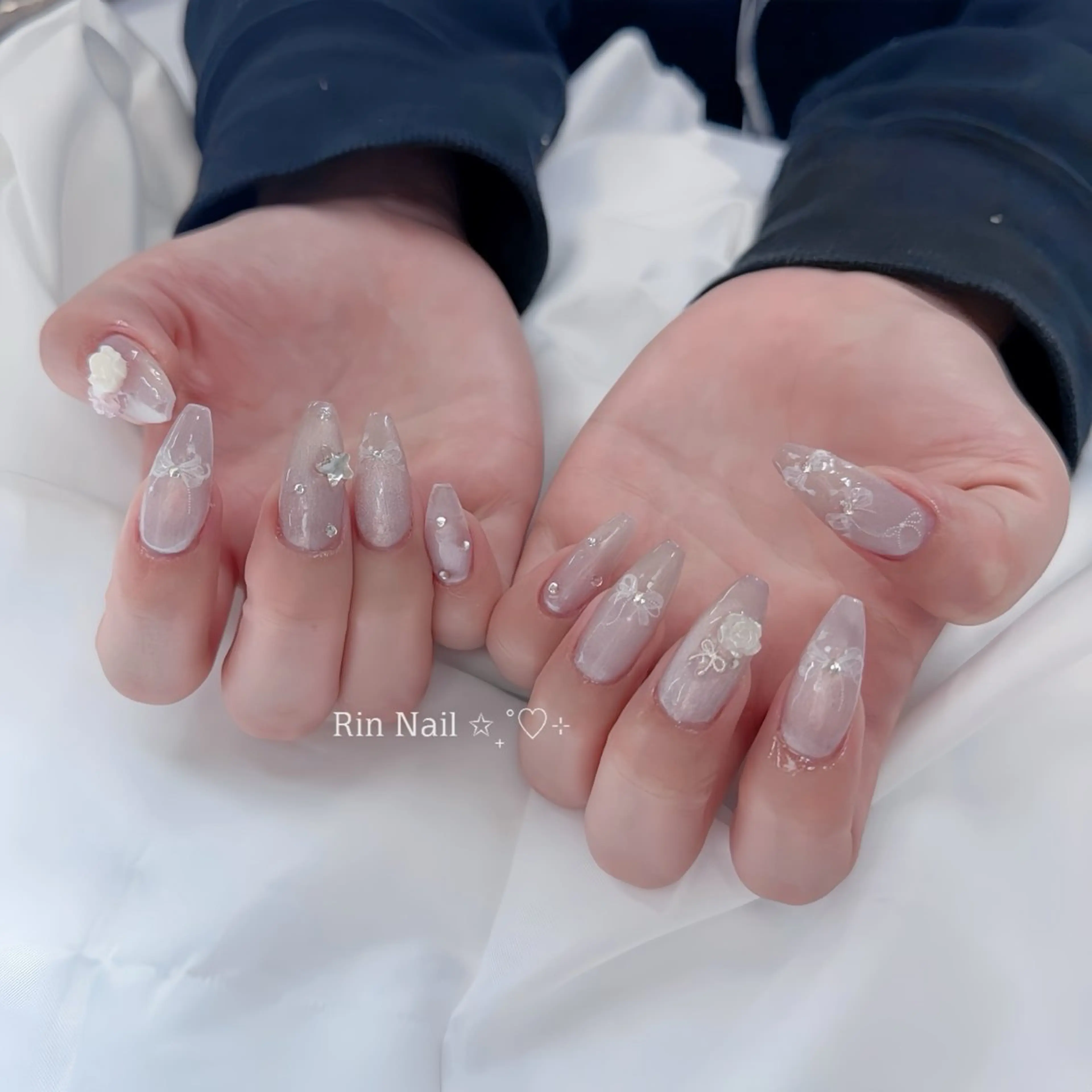 ネイル アートネイル チークネイル ジェルネイル ロングネイル マグネットネイル ハンドネイル Rin Nail 新大久保店のネイルデザイン