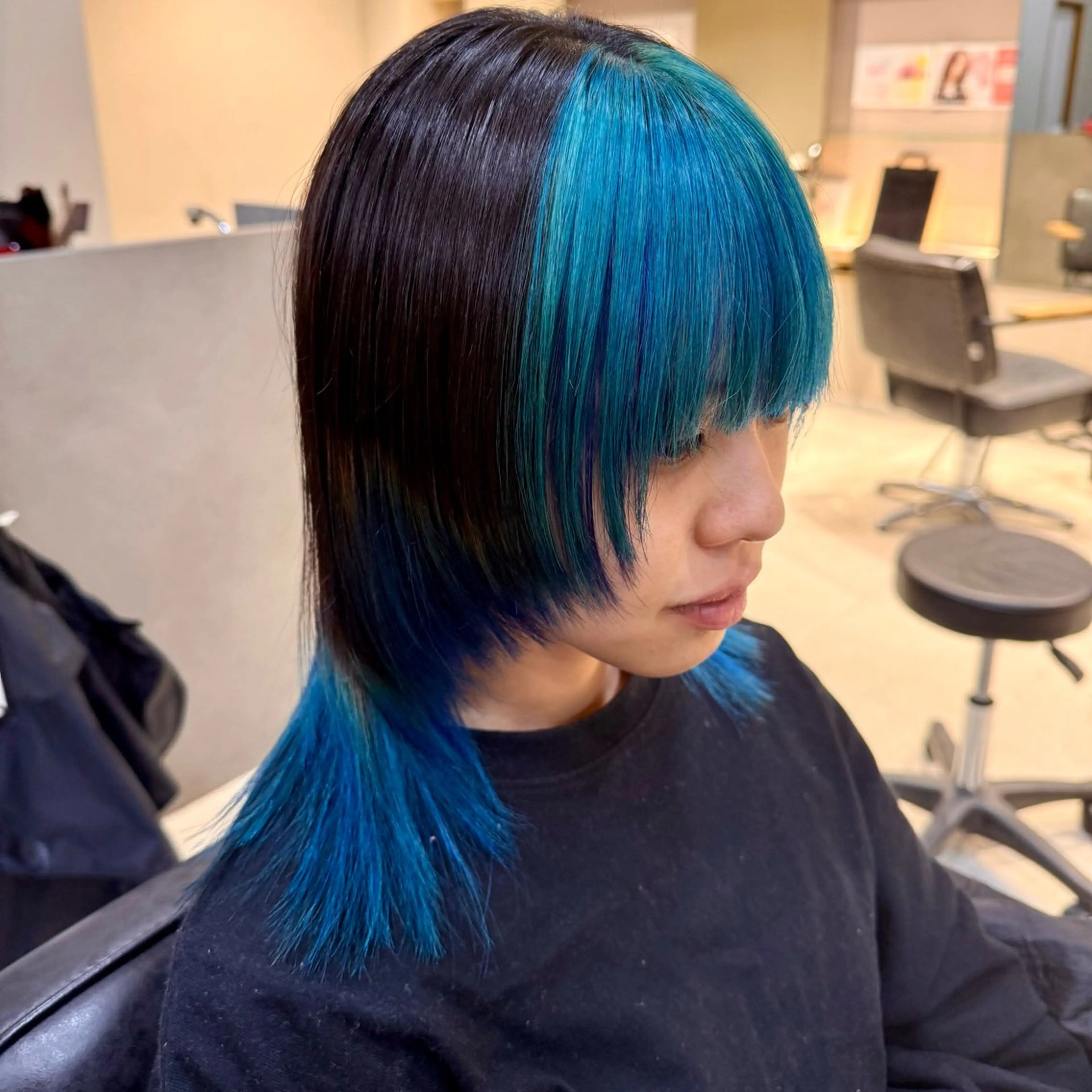 セミロング カラー 惣木 菜穂のヘアスタイル