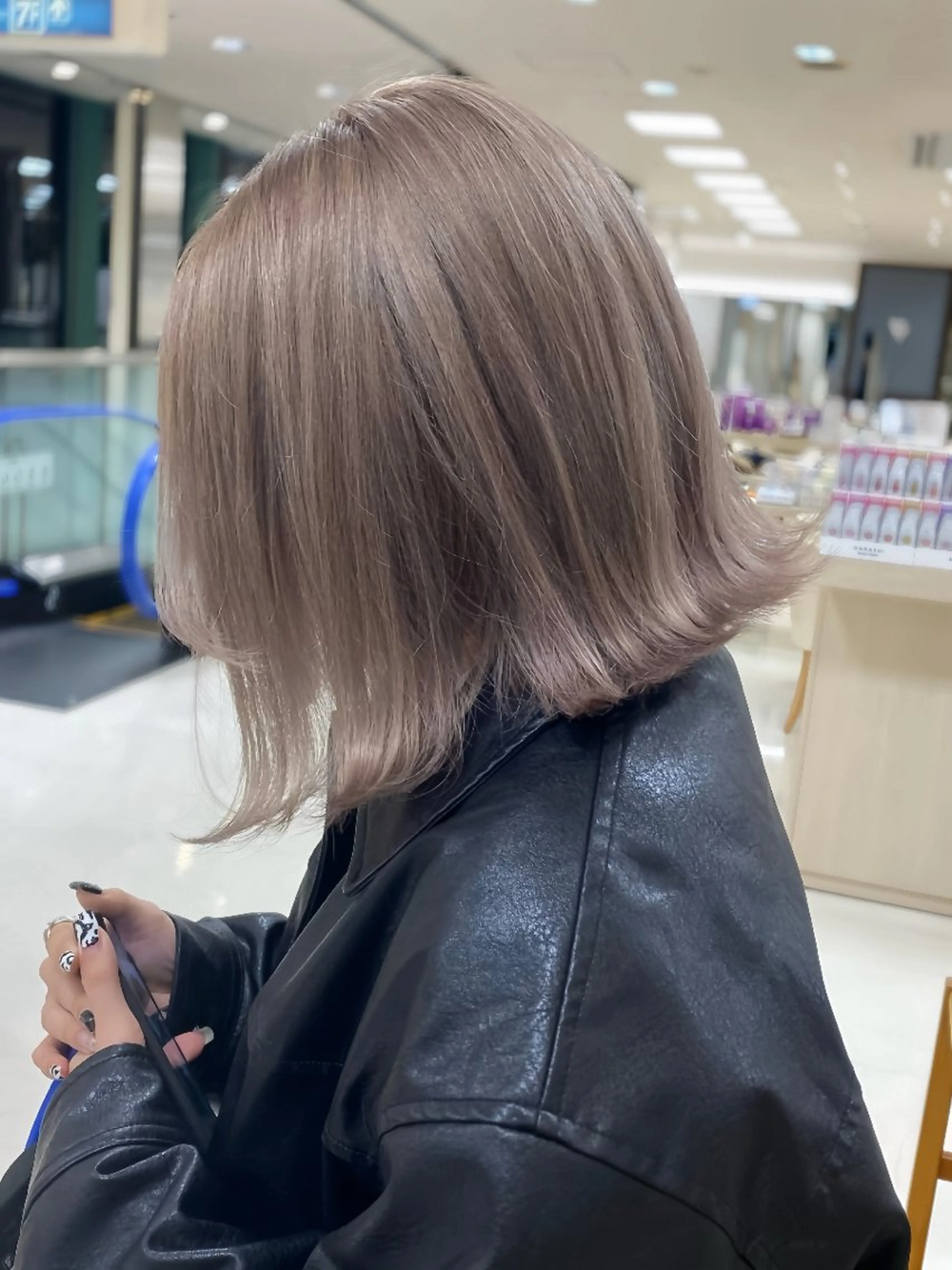 【🍀2回目以降対象🍀】カット➕2回ケアブリーチ➕ケアカラー➕Aujuaトリートメントの写真