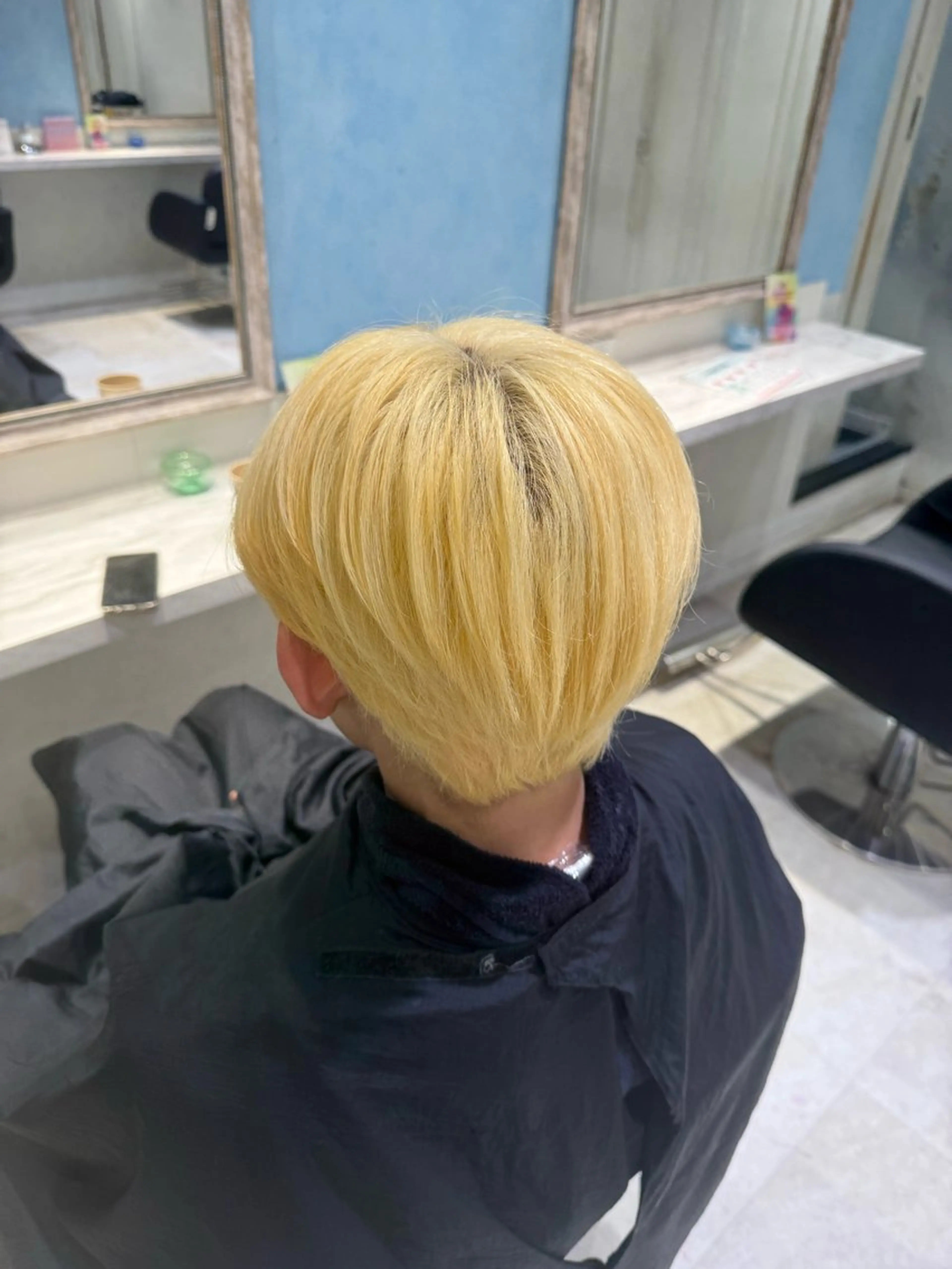 ショート カラー アッシュ ベージュカラー ブリーチ ブルーカラー 透明感カラー ヘアカラー ハイトーン/ブリーチ 💙みずき💙のヘアスタイル