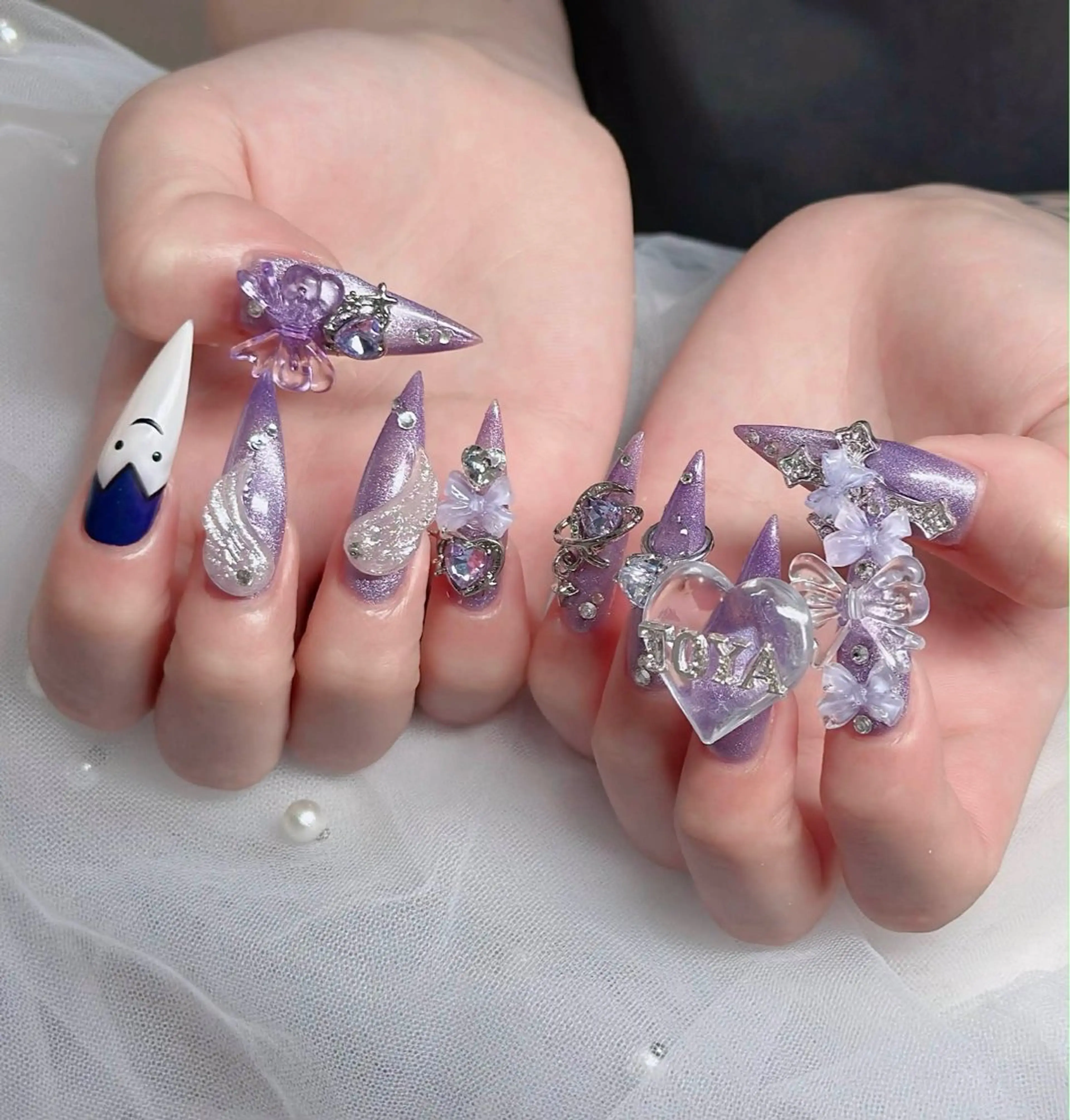 ネイル フレンチネイル ジェルネイル ガラスフレンチ ハロウィン ハート ハンドネイル H.baby Nail Salonのネイルデザイン