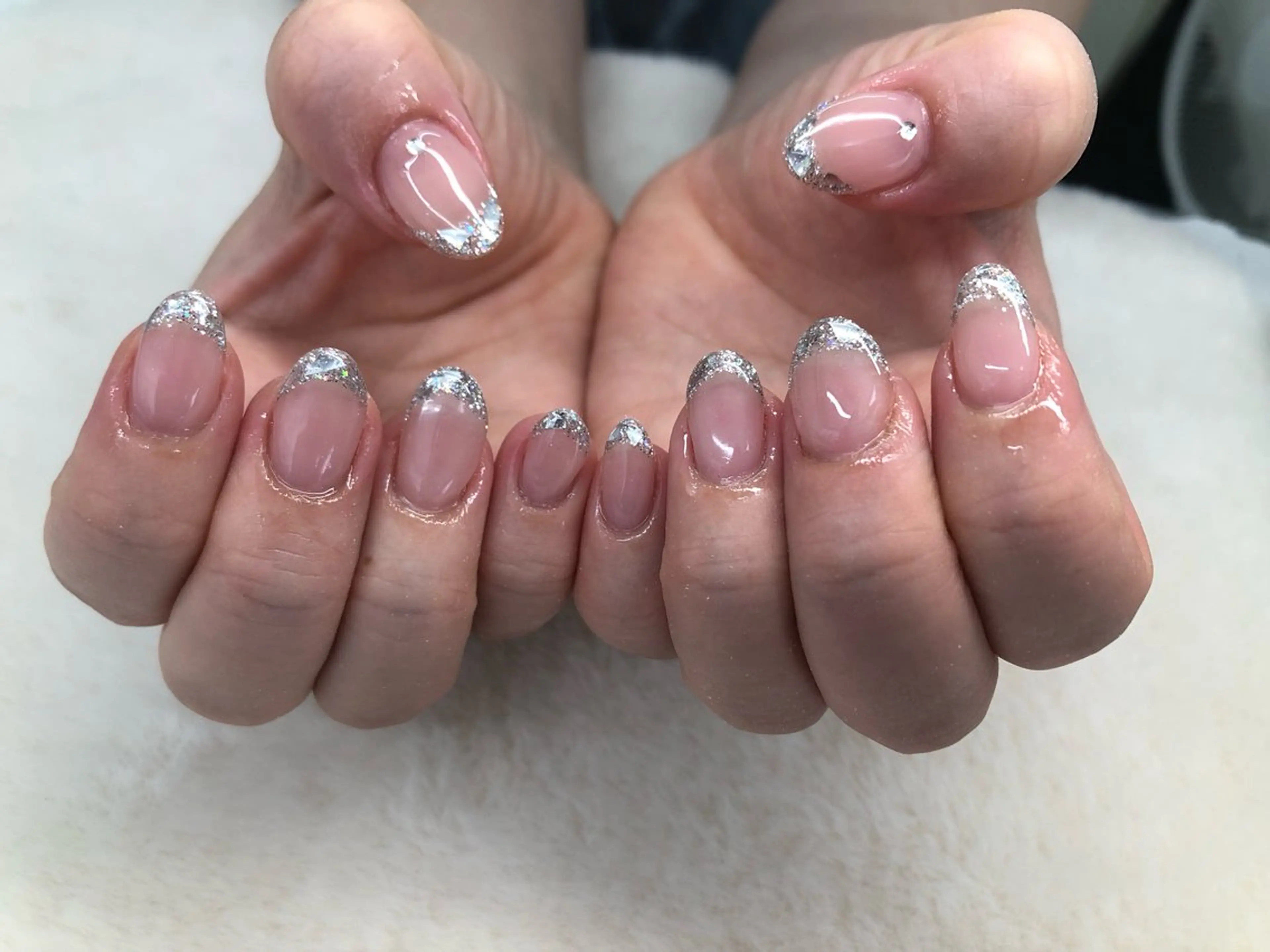 ネイル フレンチネイル ガラスフレンチ キラキラネイル シルバー Epokku ネイルサロンのネイルデザイン