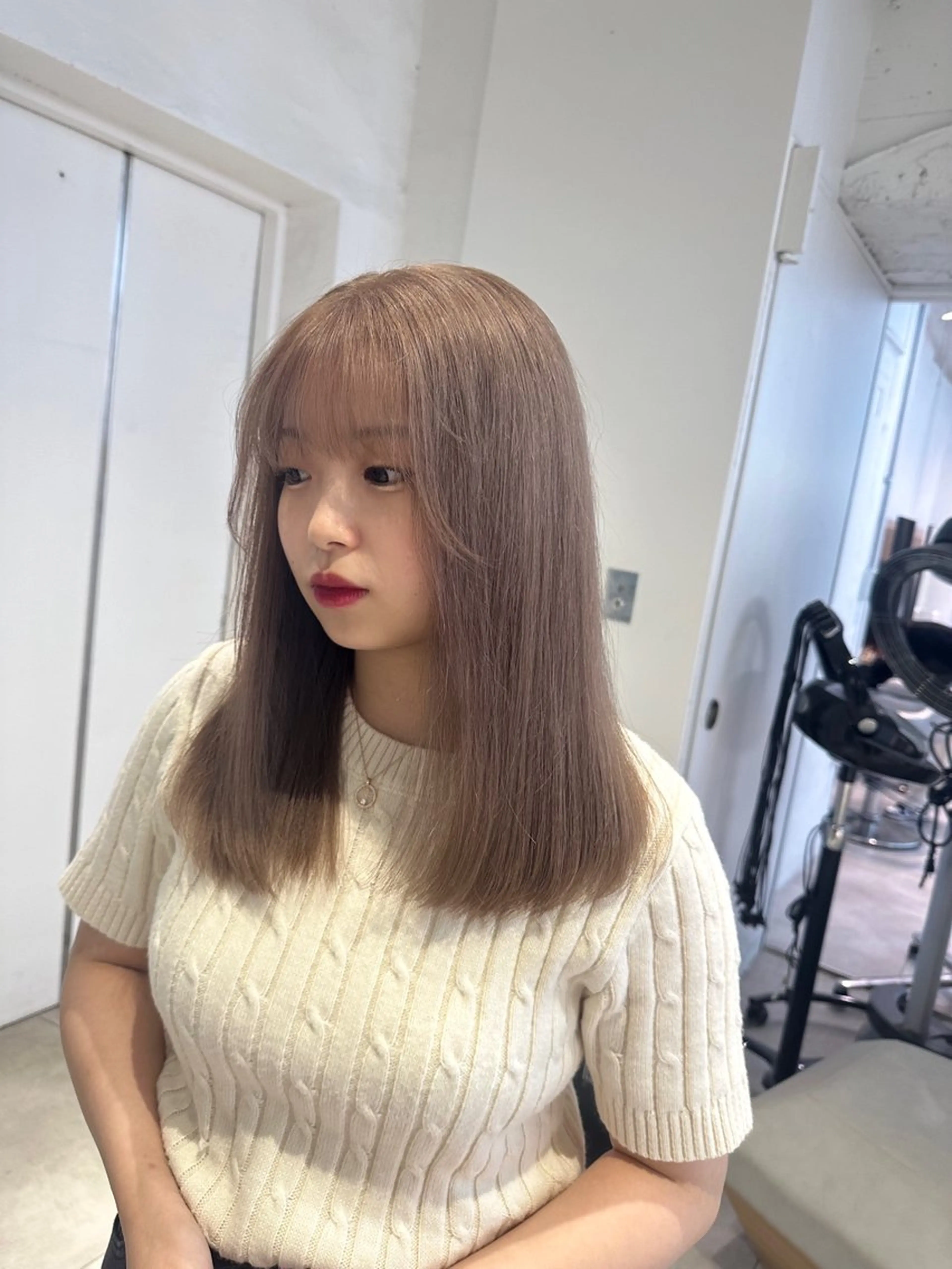 セミロング カラー ベージュカラー モカベージュ ヘアカラー 韓国ヘアメンズ・レデ ィース特化ミクのヘアスタイル