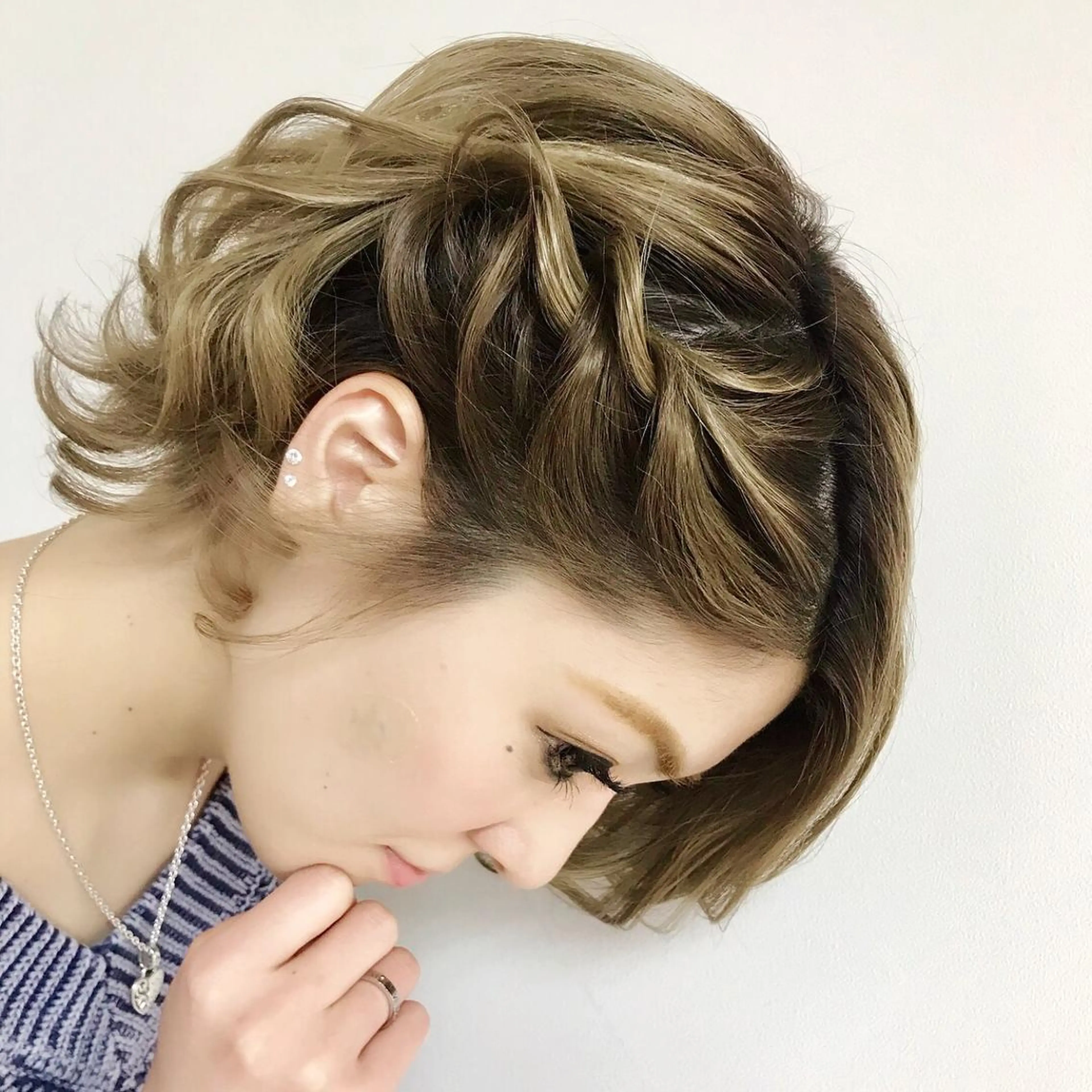 ミディアム カラー パーマ ヘアアレンジ ネイル マツエク・マツパ 吉川 宙翔のヘアスタイル