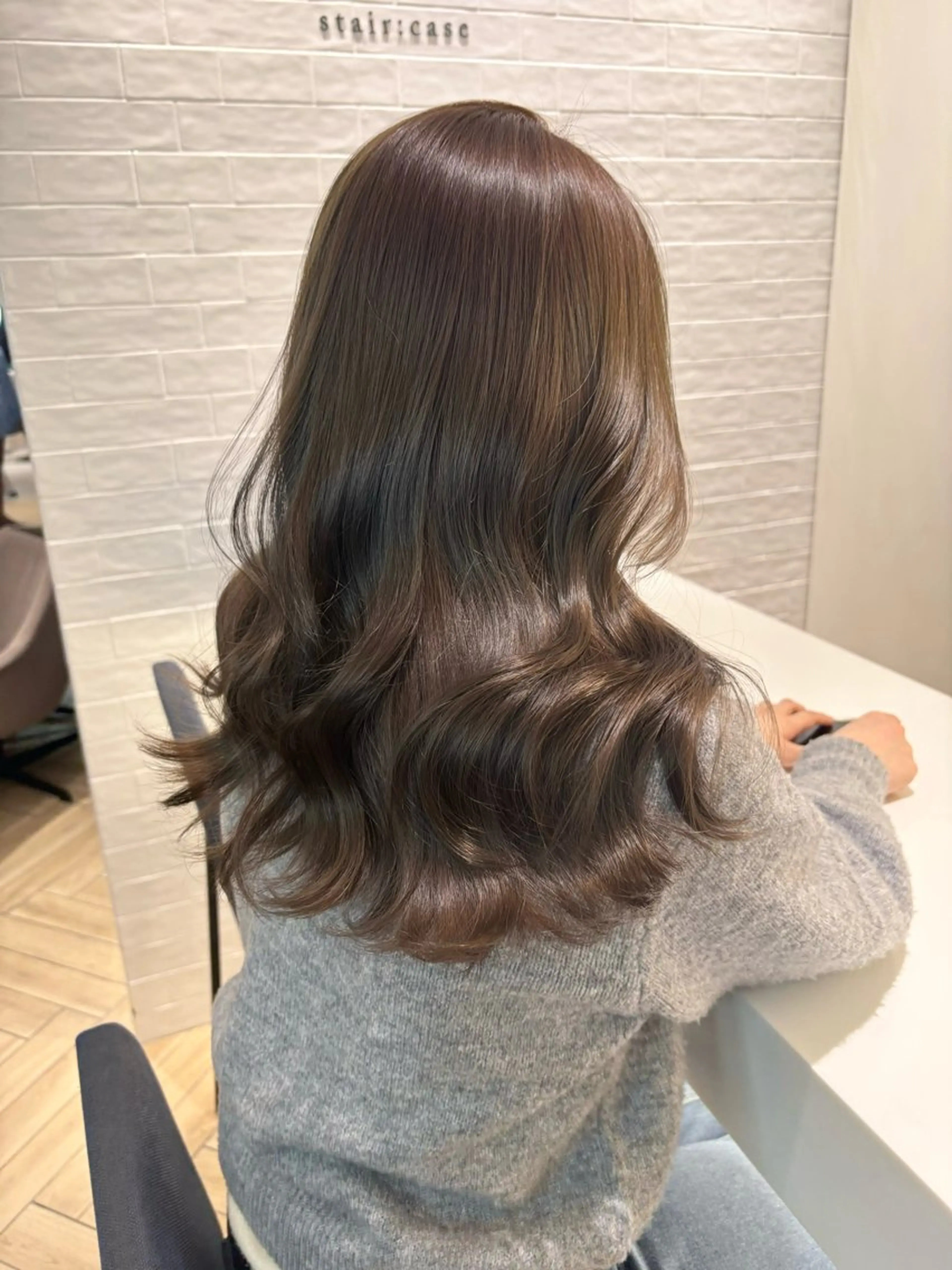 ロング カラー ヘアアレンジ ベージュカラー ブリーチ ブリーチなしカラー オリーブベージュ 韓国風ヘア ヘアカラー トリートメント 銀座/韓国レイヤー/ 艶カラー🍓原田侑依のヘアスタイル