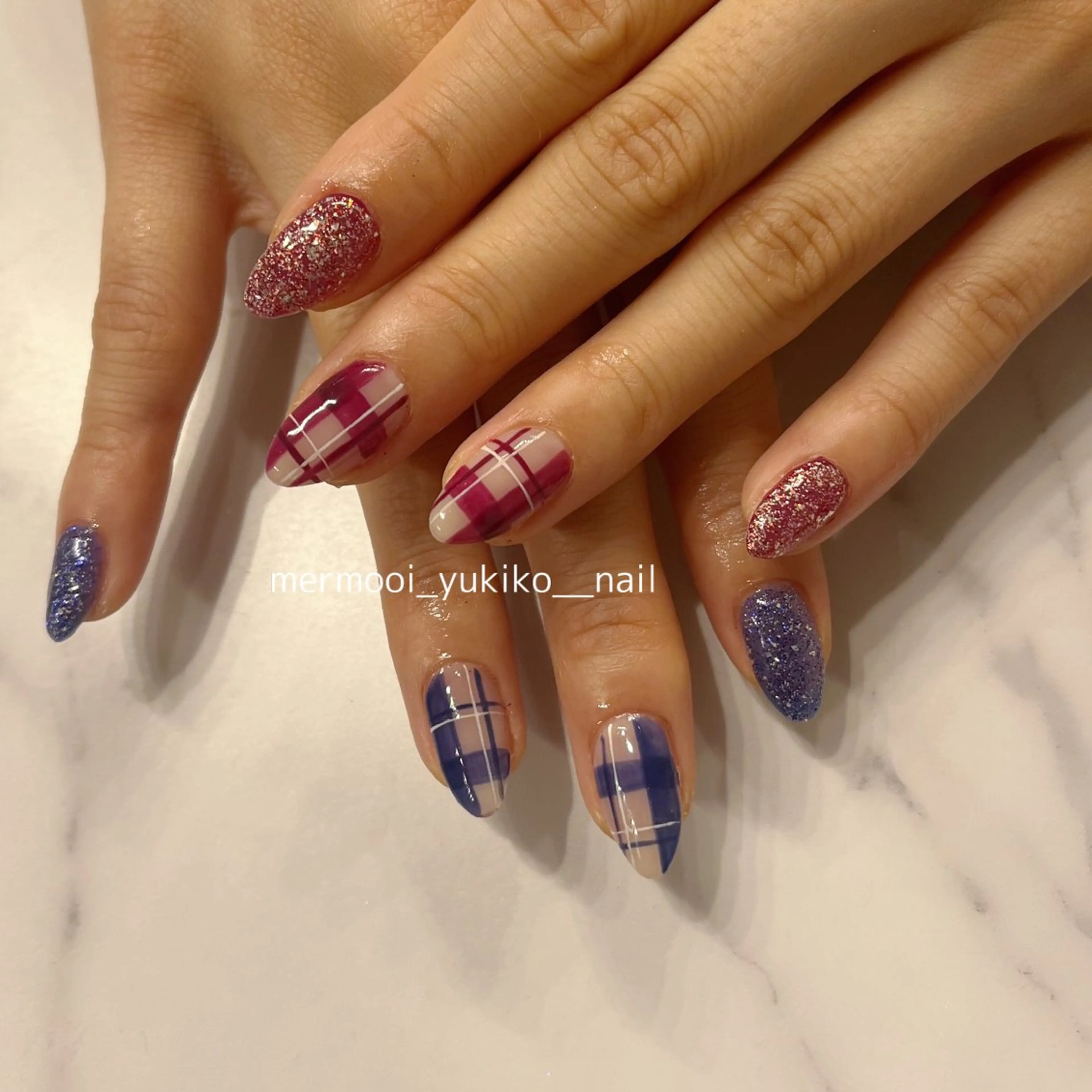 ネイル ボルドー ジェルネイル 韓国ネイル ネイビー パラジェル melumooi nailのネイルデザイン