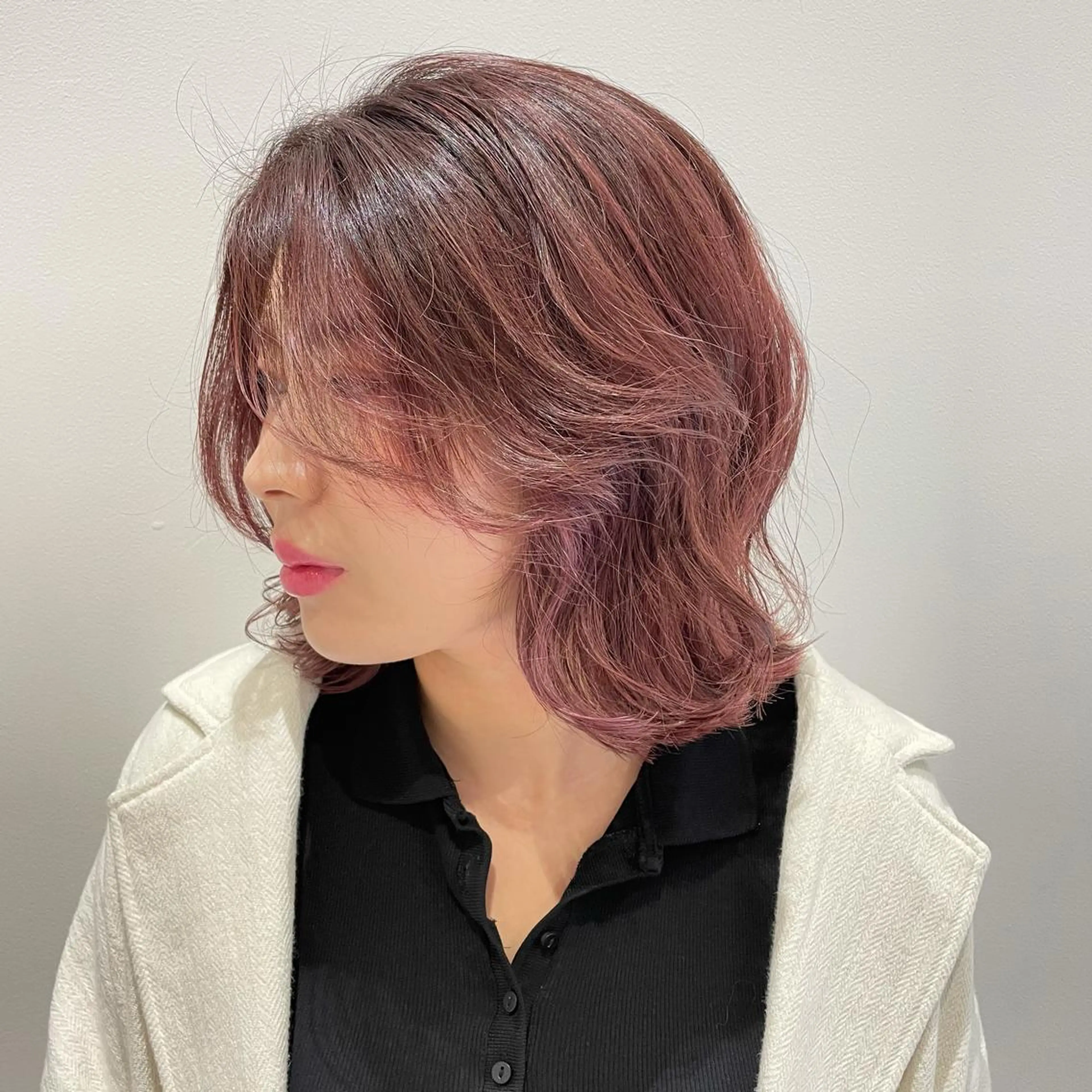 ミディアム カラー ハイライトカラー ピンクカラー ハイライト 狩野 羅夢のヘアスタイル