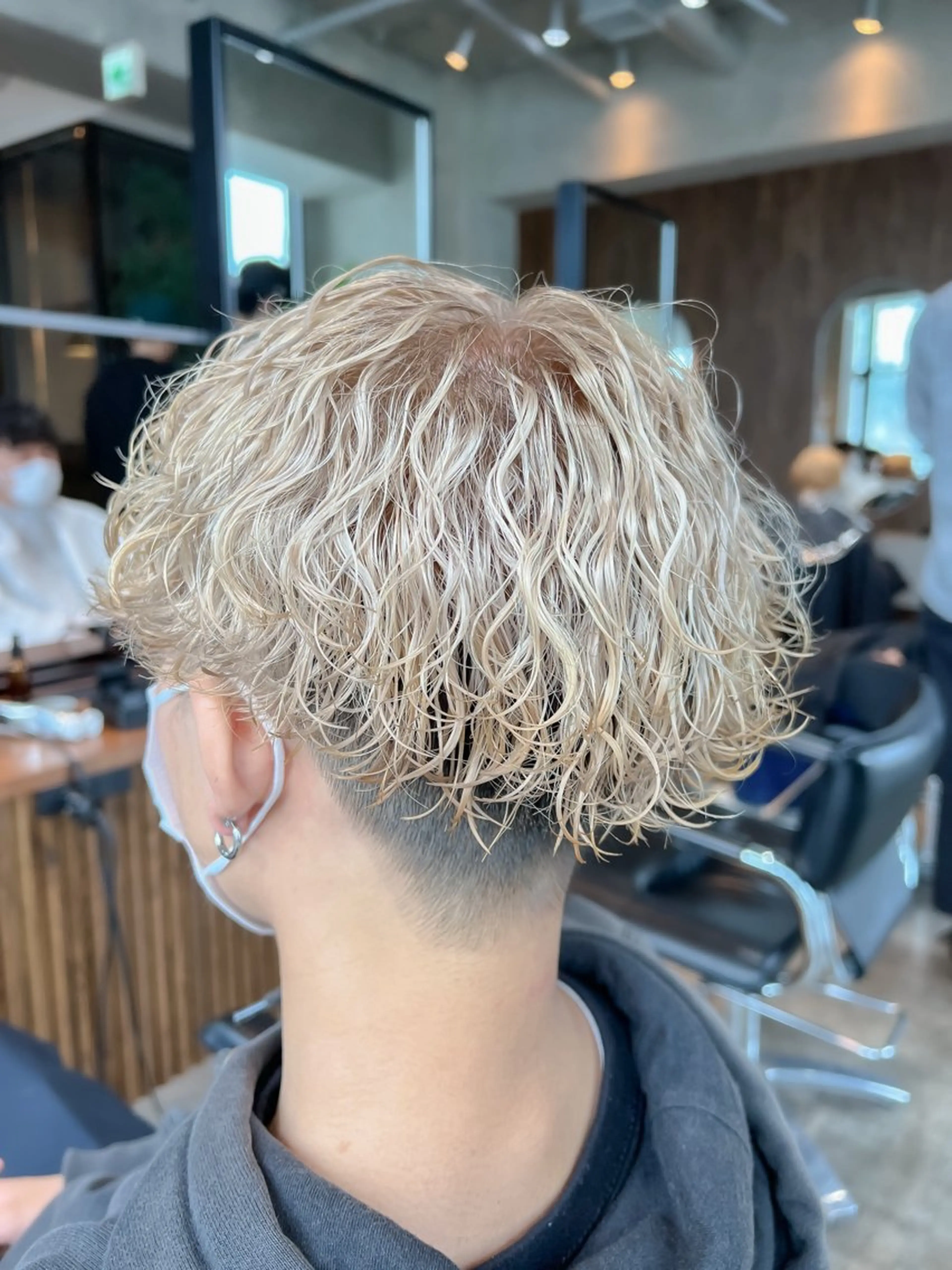 【当日予約🉑】メンズカット+ブリーチパーマ(波巻きパーマ/波巻きスパイラルパーマ/ツイストスパイラルパーマ¥26000の写真