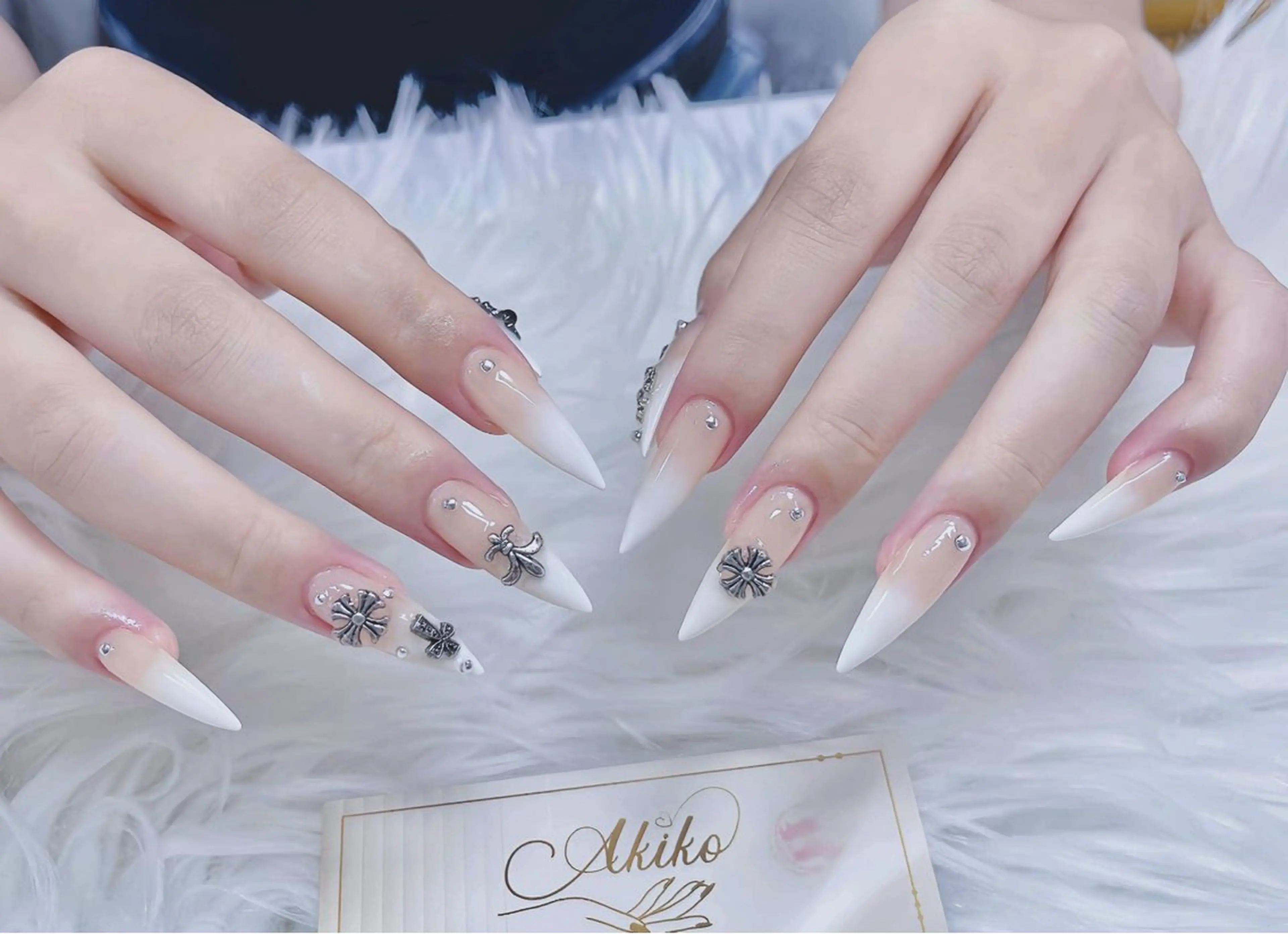 ネイル フットネイル ジェルネイル 韓国ネイル マグネットネイル 持ち込み ハンドネイル Akiko ネイルサロン所属・AKIKO ネイルサロンのネイルデザイン