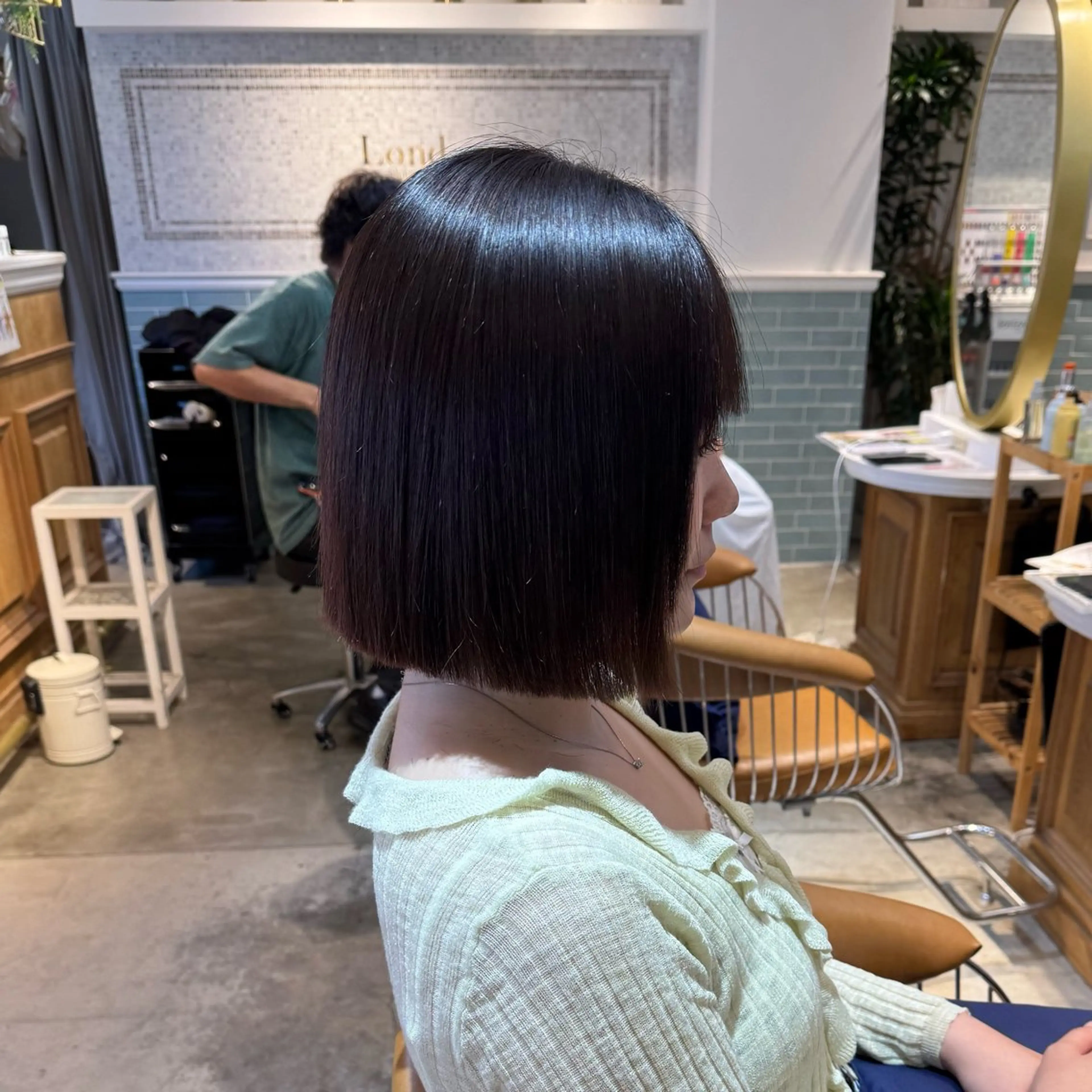 ミディアム ボブ カット ヘアカラー トリートメント ヘアセット 髪質改善/ボブ /韓国/erikoのヘアスタイル