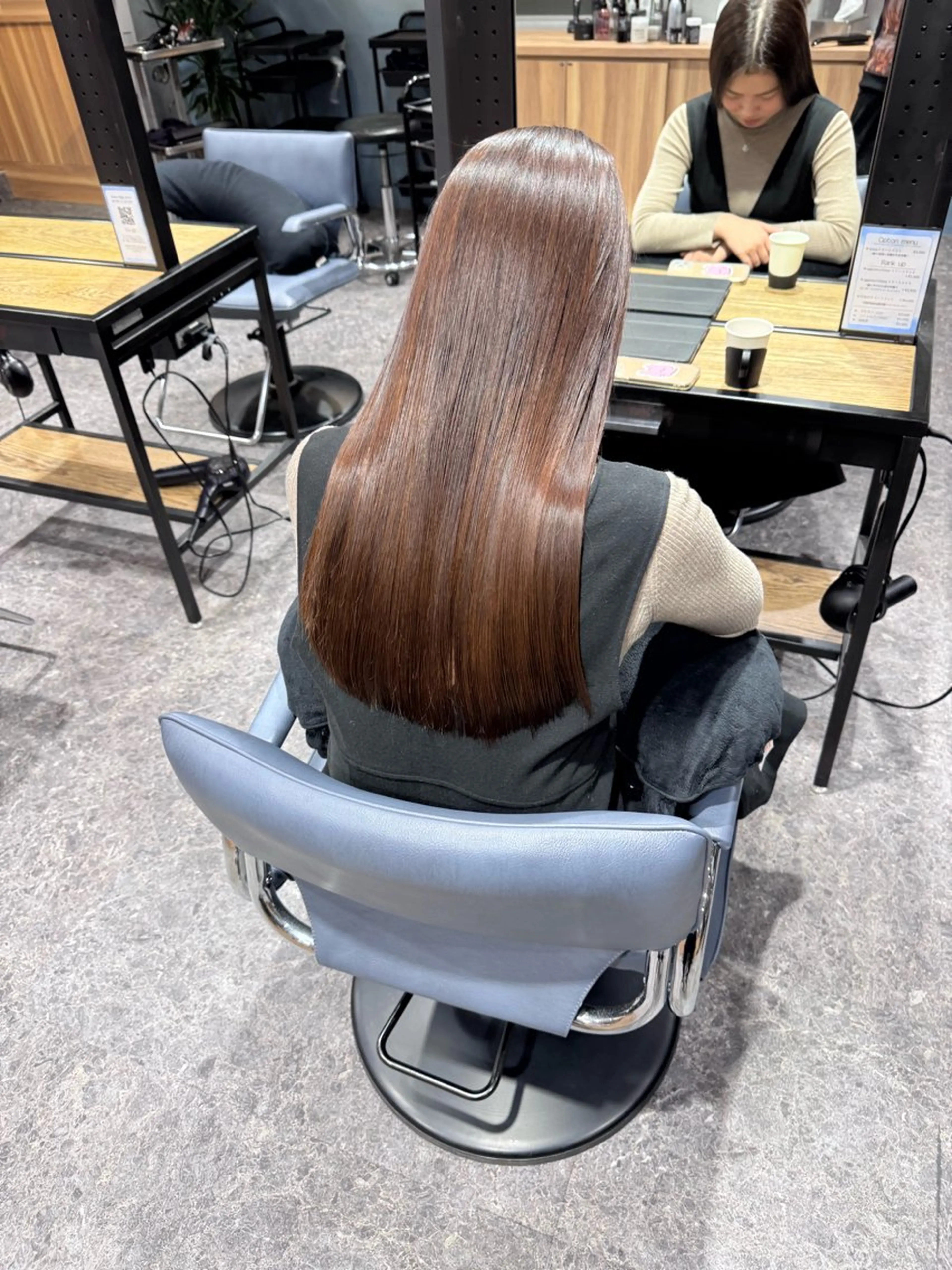 ロング カラー ブリーチ イルミナカラー 姫カット 髪質改善 レイヤーカット カット ヘアカラー トリートメント OAK 中目黒のヘアスタイル