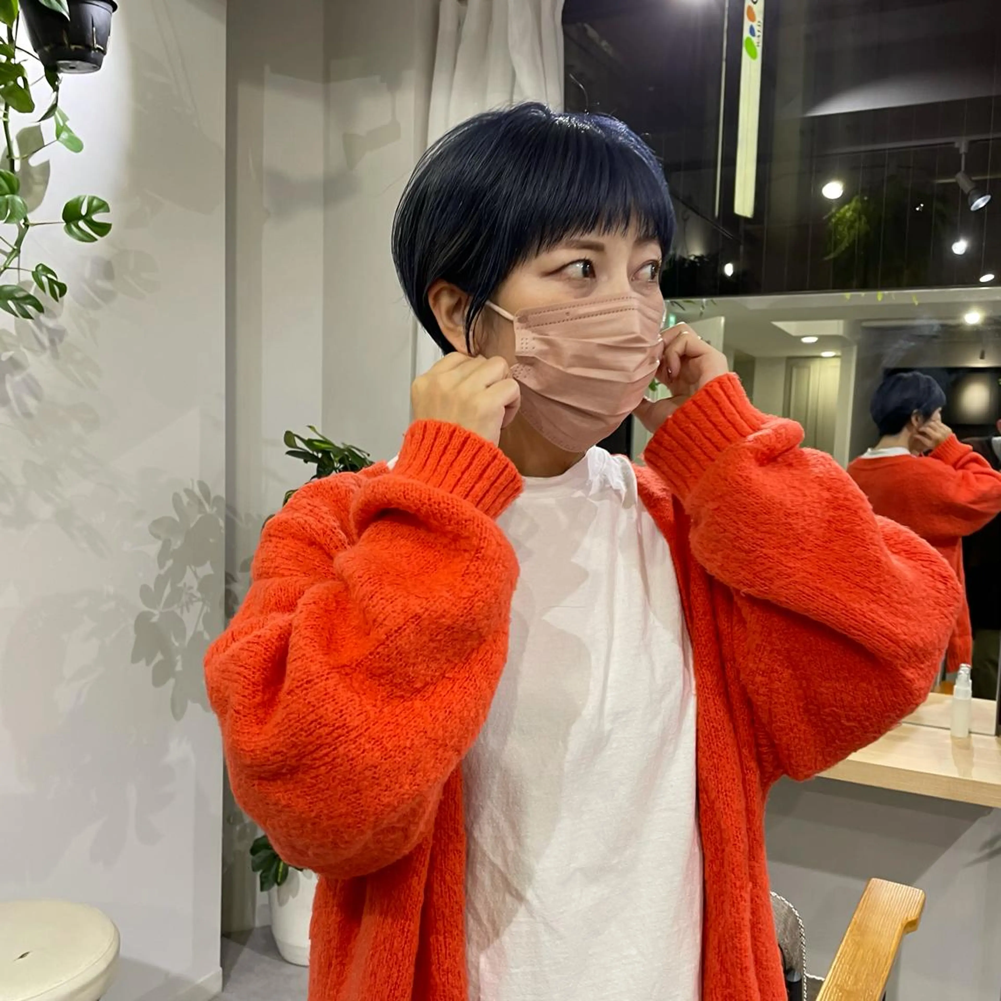 ショート カラー ネイビーカラー ショートヘア ショート　ボブ メンズ　パーマのヘアスタイル