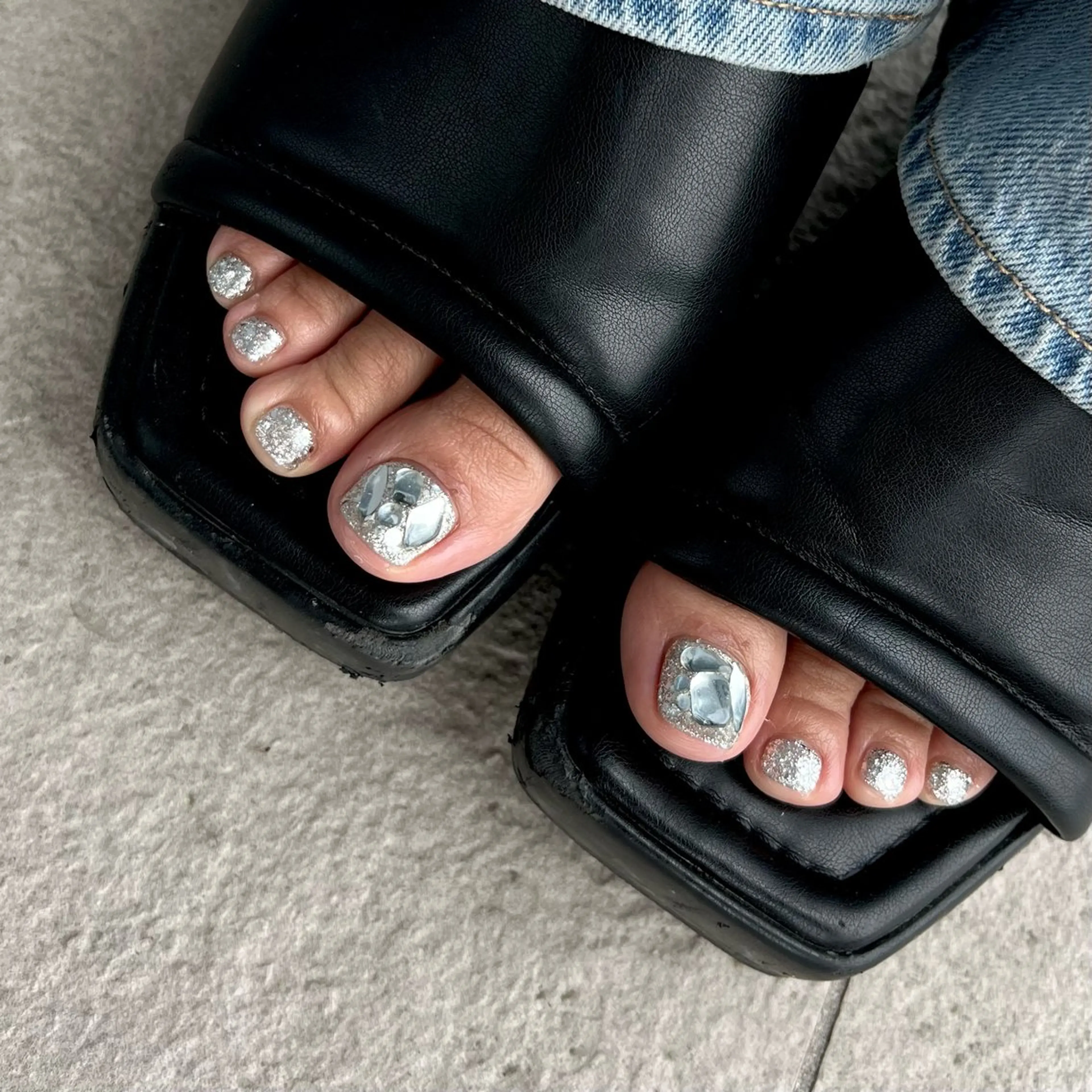 Foot🦶🏻ネイル+極上角質ケア✨️((ワンカラーorラメグラ))+50円​〜​パーツ追加承れます💎オフ込の写真