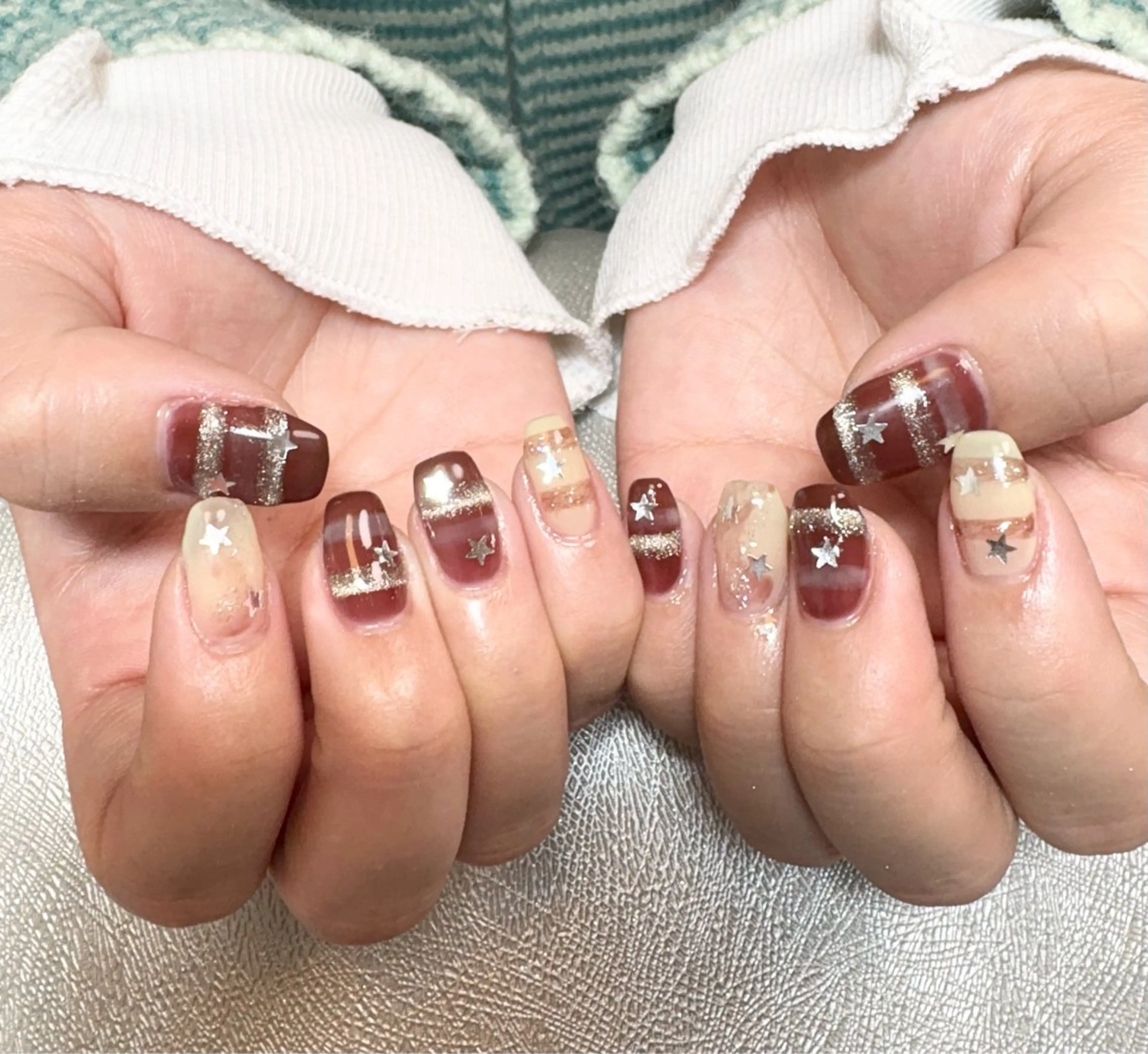 ネイル ボーダー ブラウン マグネットネイル ニュアンスネイル ハンドネイル ✨韓国✨nail salonLumieのネイルデザイン