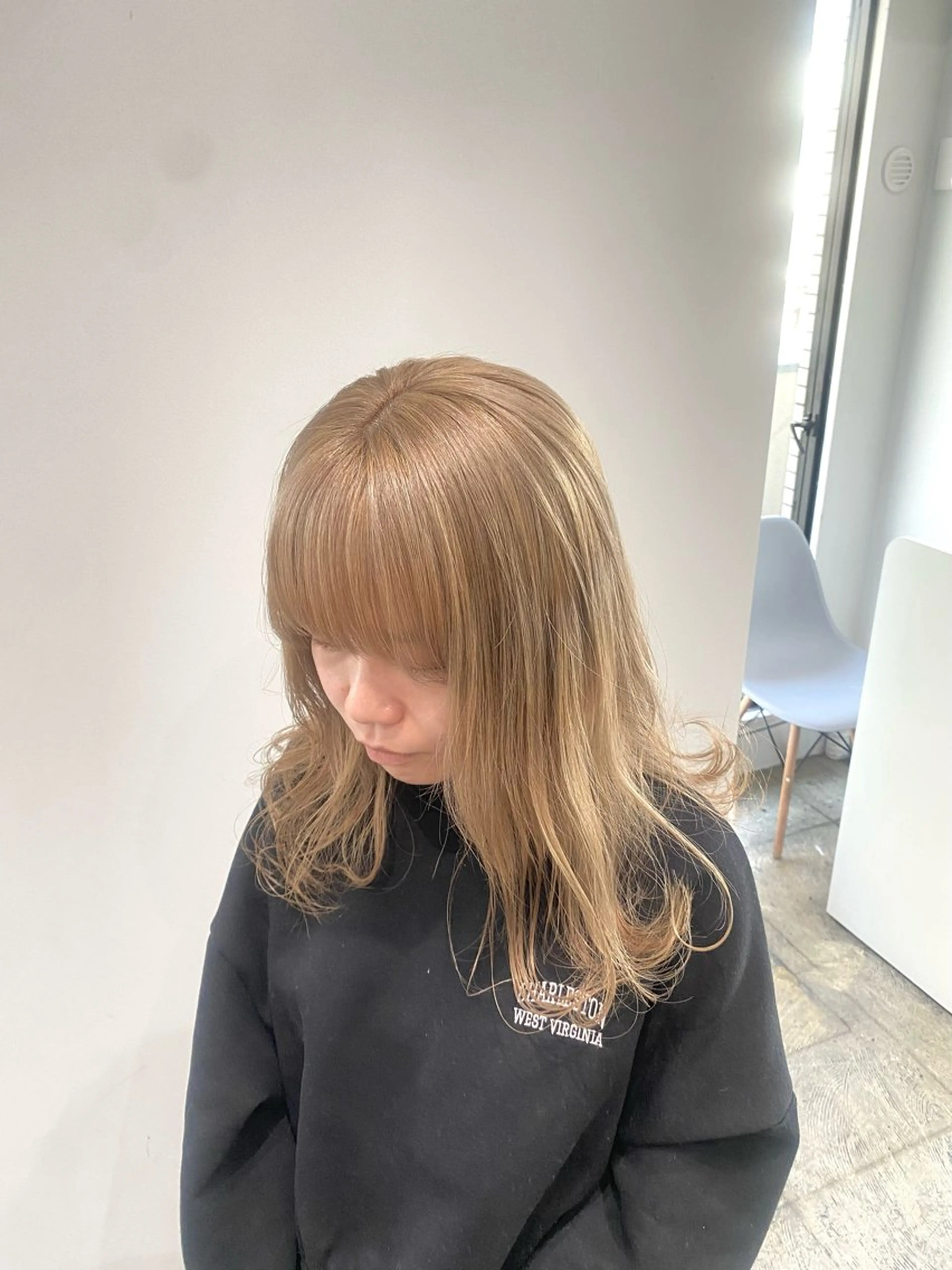 ミディアム カラー パーマ ベージュカラー ミルクティーベージュ 年間1500人担当 代表　南一路のヘアスタイル