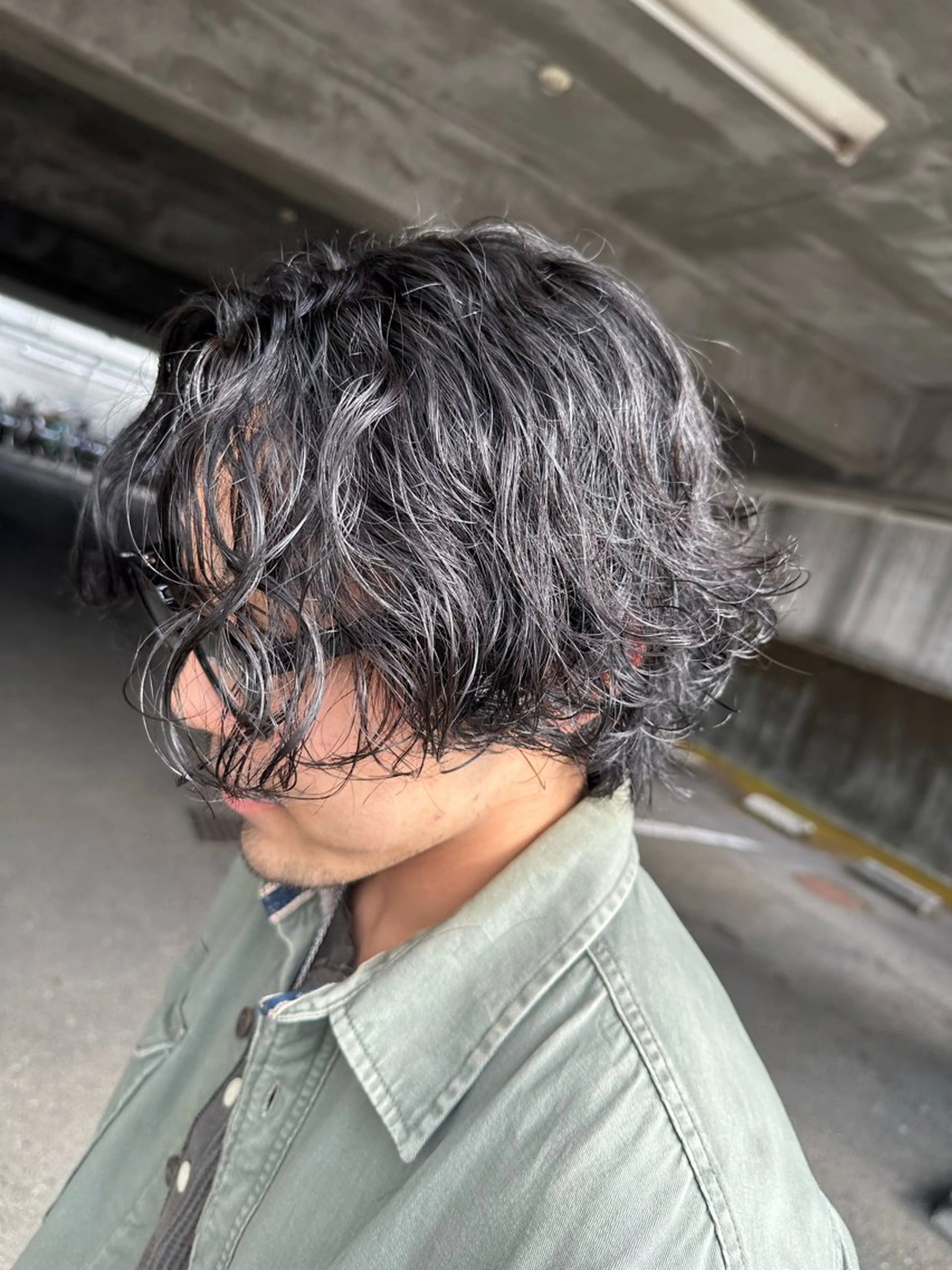 ミディアム カット 海外風センターパート 健人のヘアスタイル