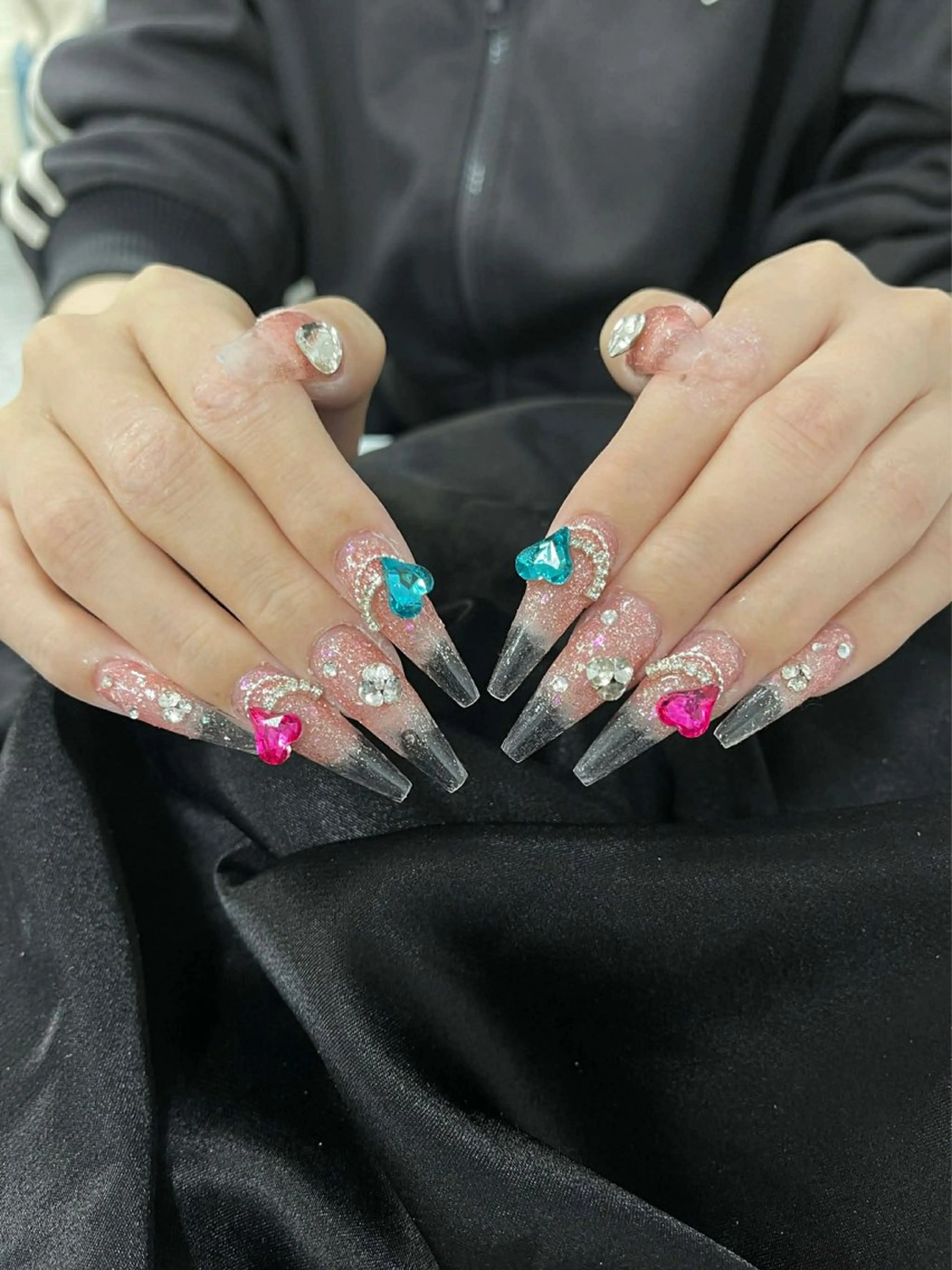 ネイル フラッシュネイル フレンチネイル グラデーション キラキラネイル 韓国ネイル ハンドネイル Rei _Nailのネイルデザイン