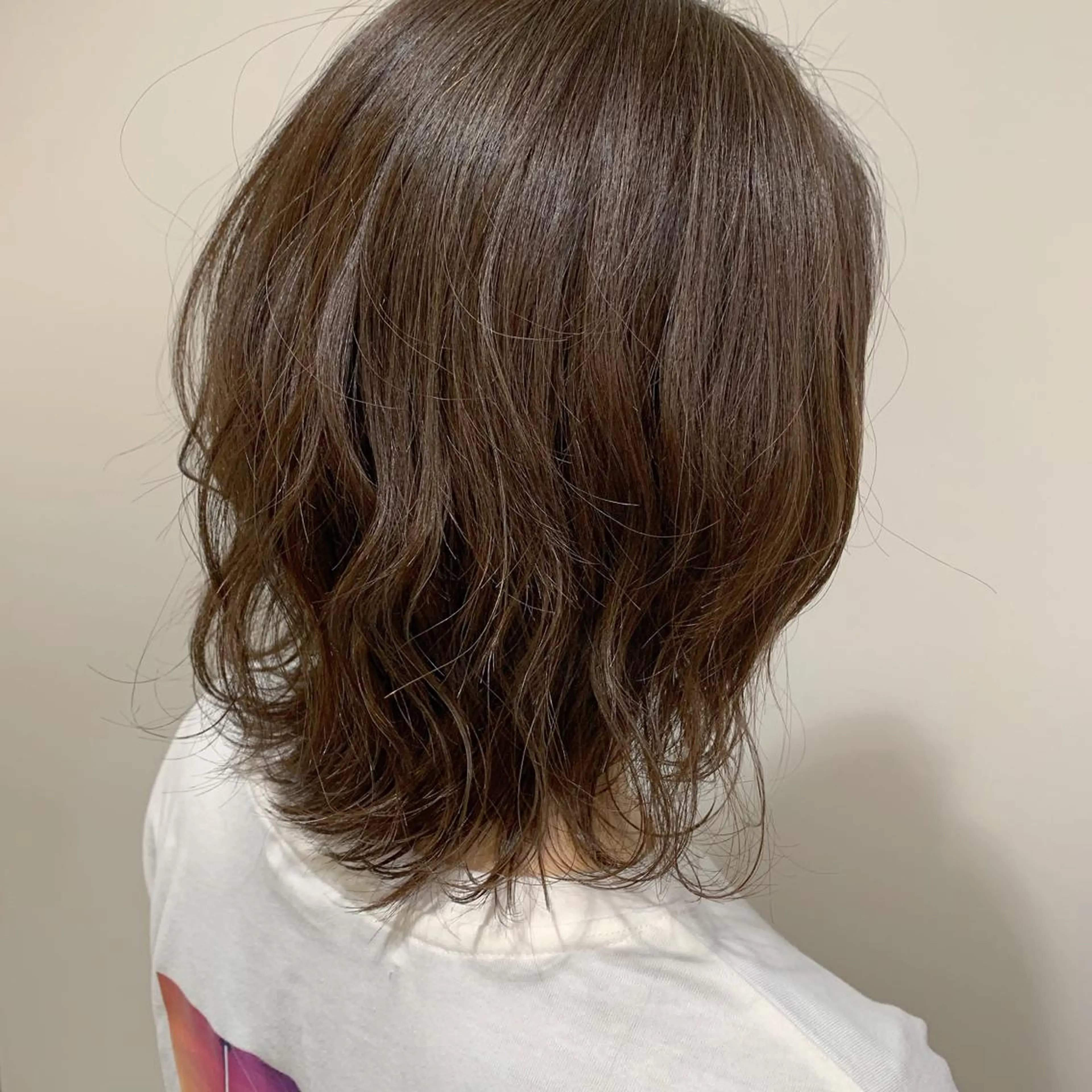 カラー 山口 莉奈のヘアスタイル