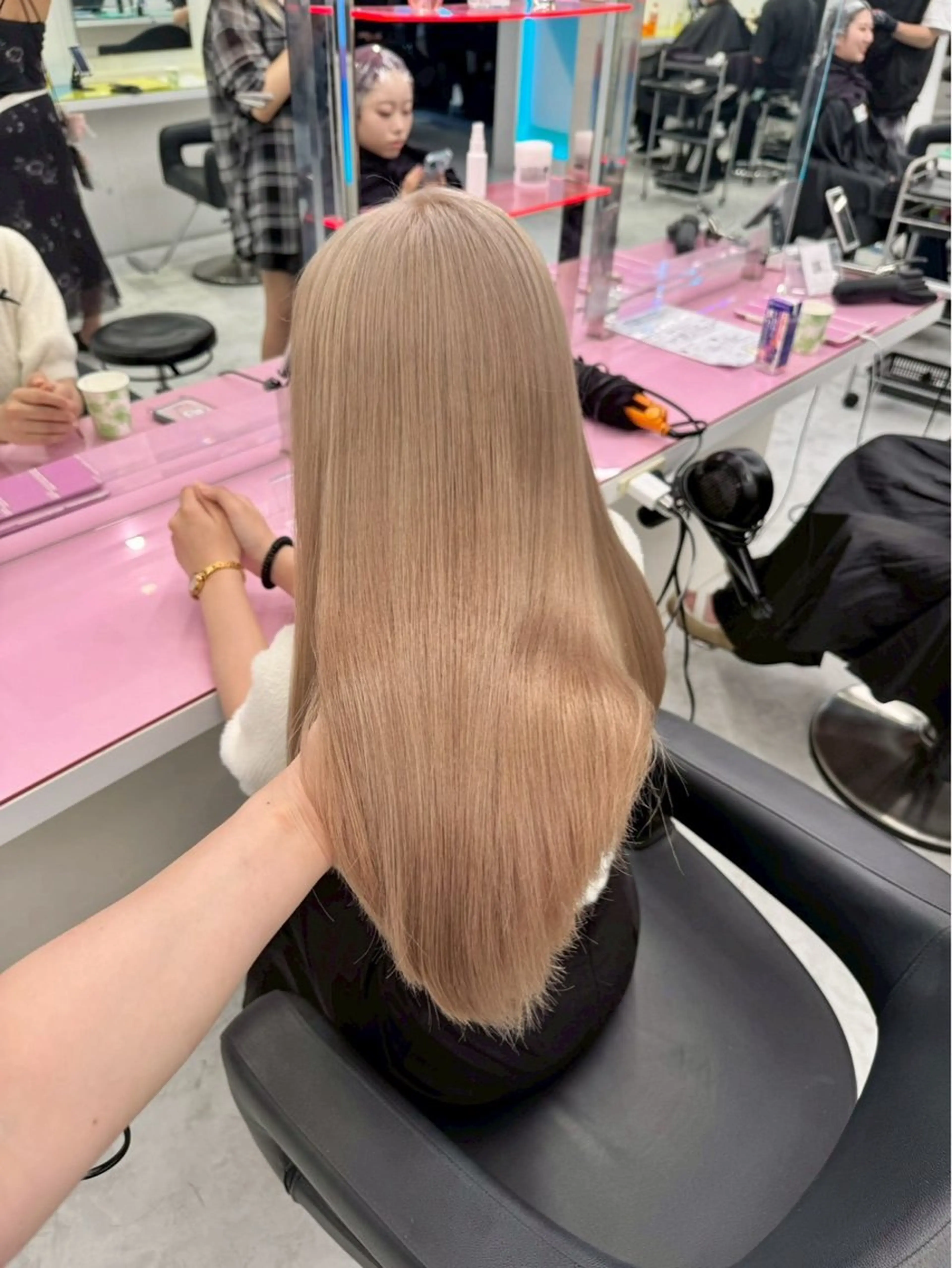 ロング カラー ヘアアレンジ ヘアカラー トリートメント えびけん/色落ちまで 可愛い♥️のヘアスタイル