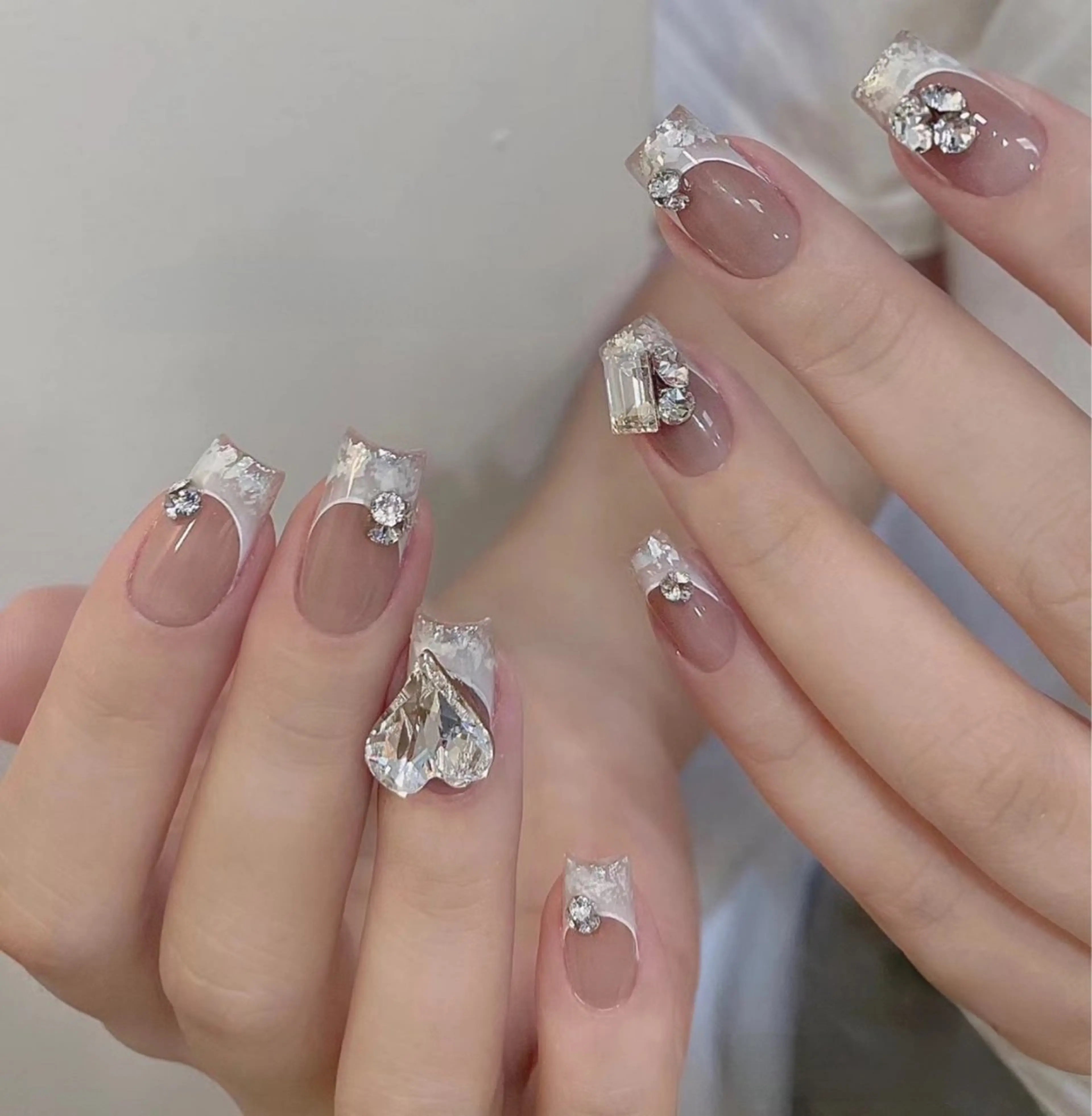 ネイル フレンチネイル グラデーション BETTER ME ネイルサロン池田公園のネイルデザイン