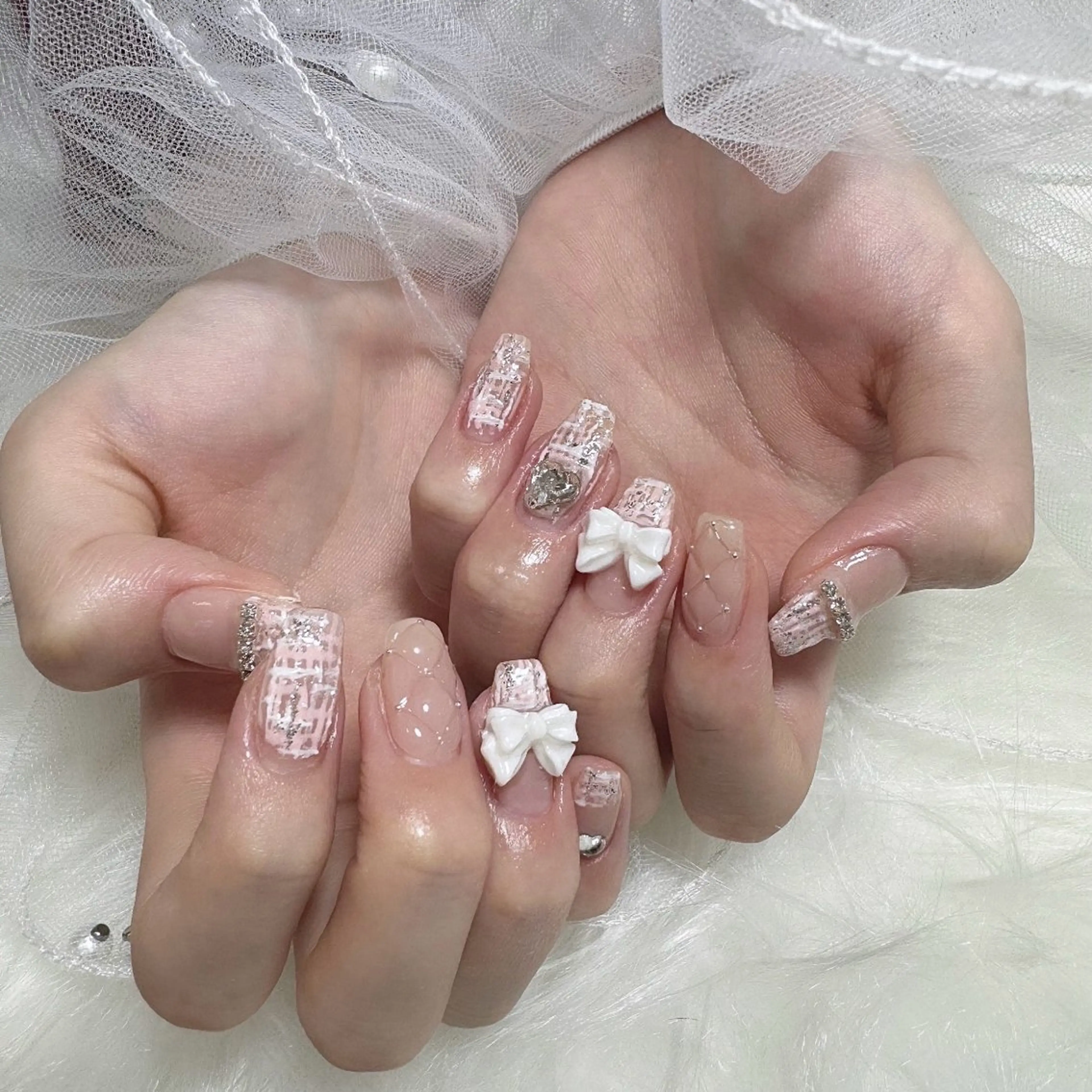 ネイル ハンドネイル シュシュ 🎀 girly nailのネイルデザイン