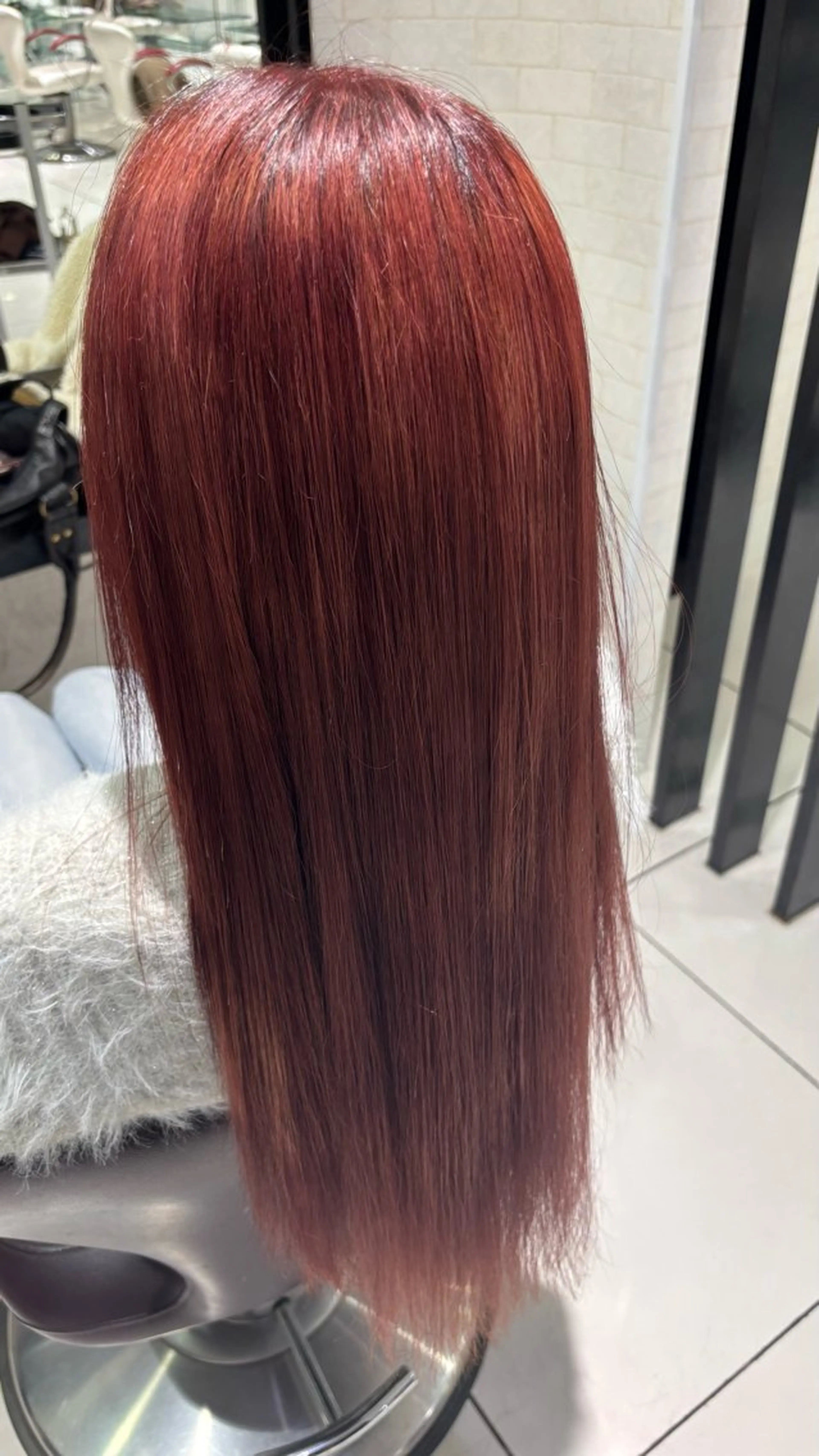 ロング ヘアカラー H. shinkaiのヘアスタイル