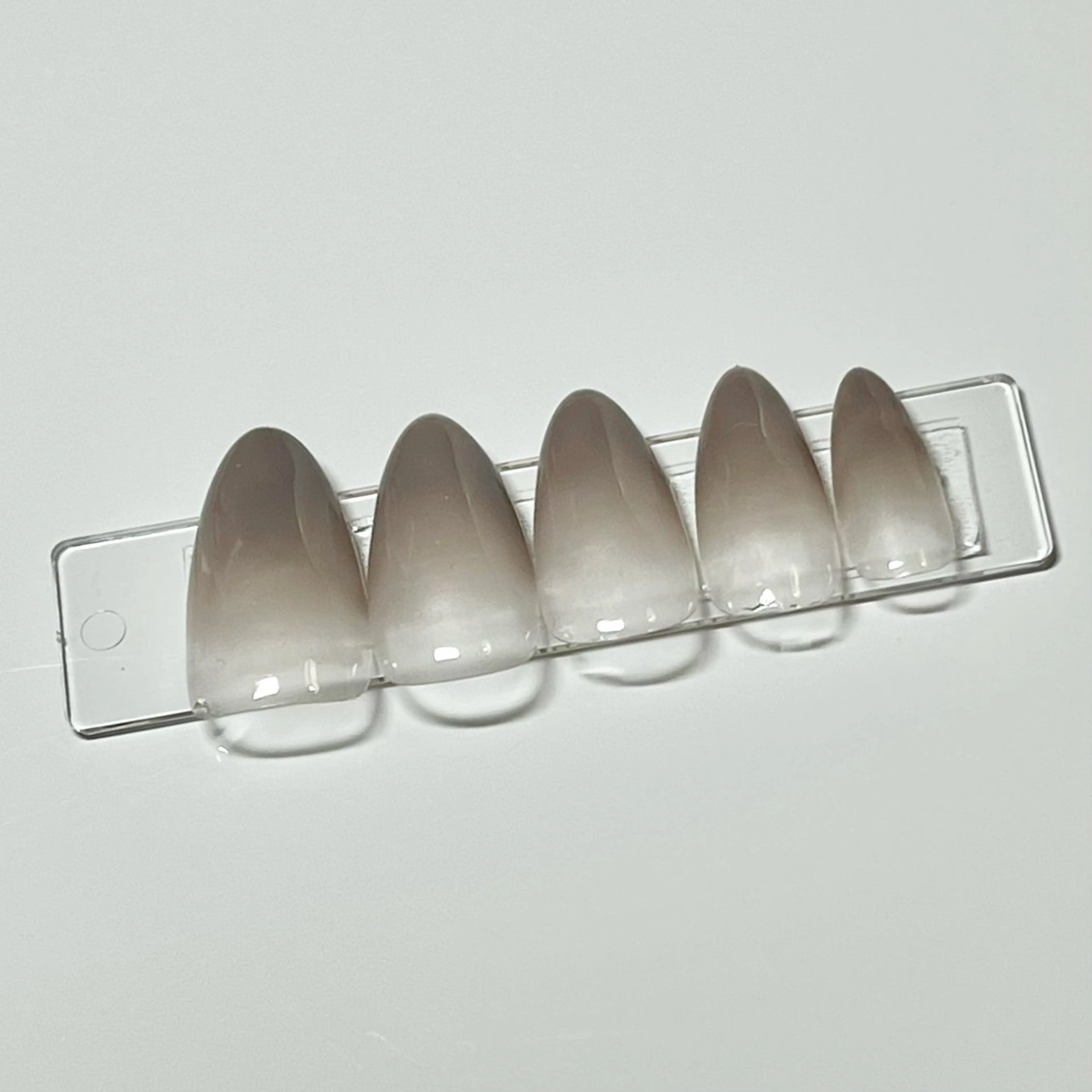 カラーグラデーション（オフ込み）☆ネイルモデル価格☆の写真