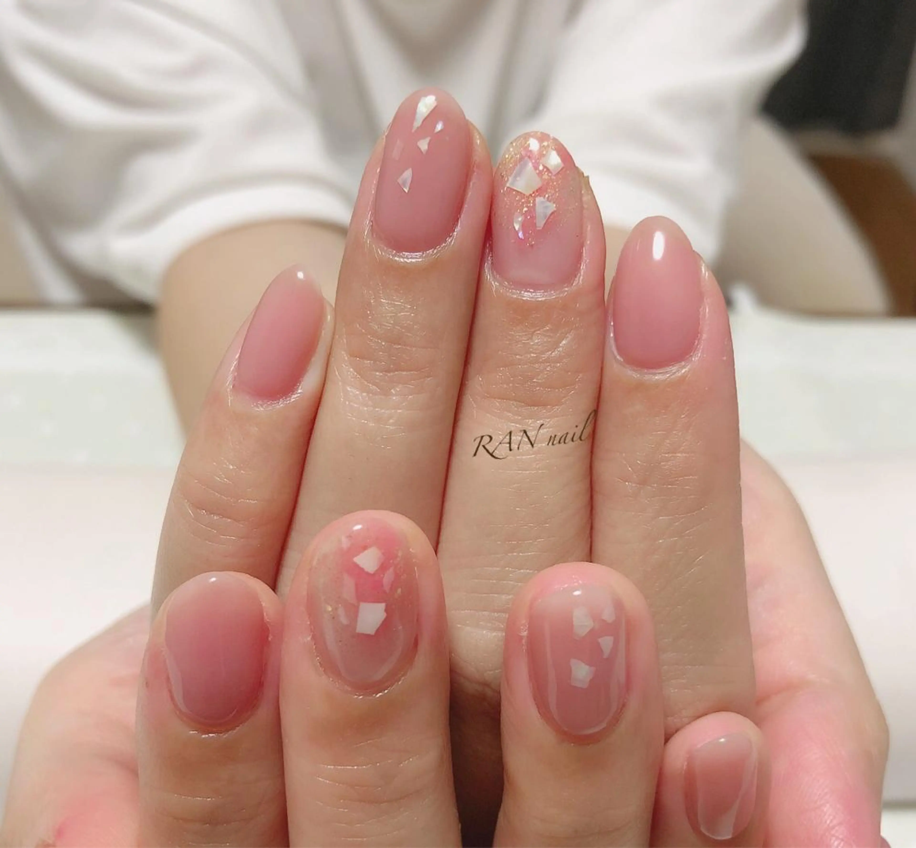 ネイル キラキラネイル オフィスネイル ピンク ピスタチオネイル RAN nailのネイルデザイン