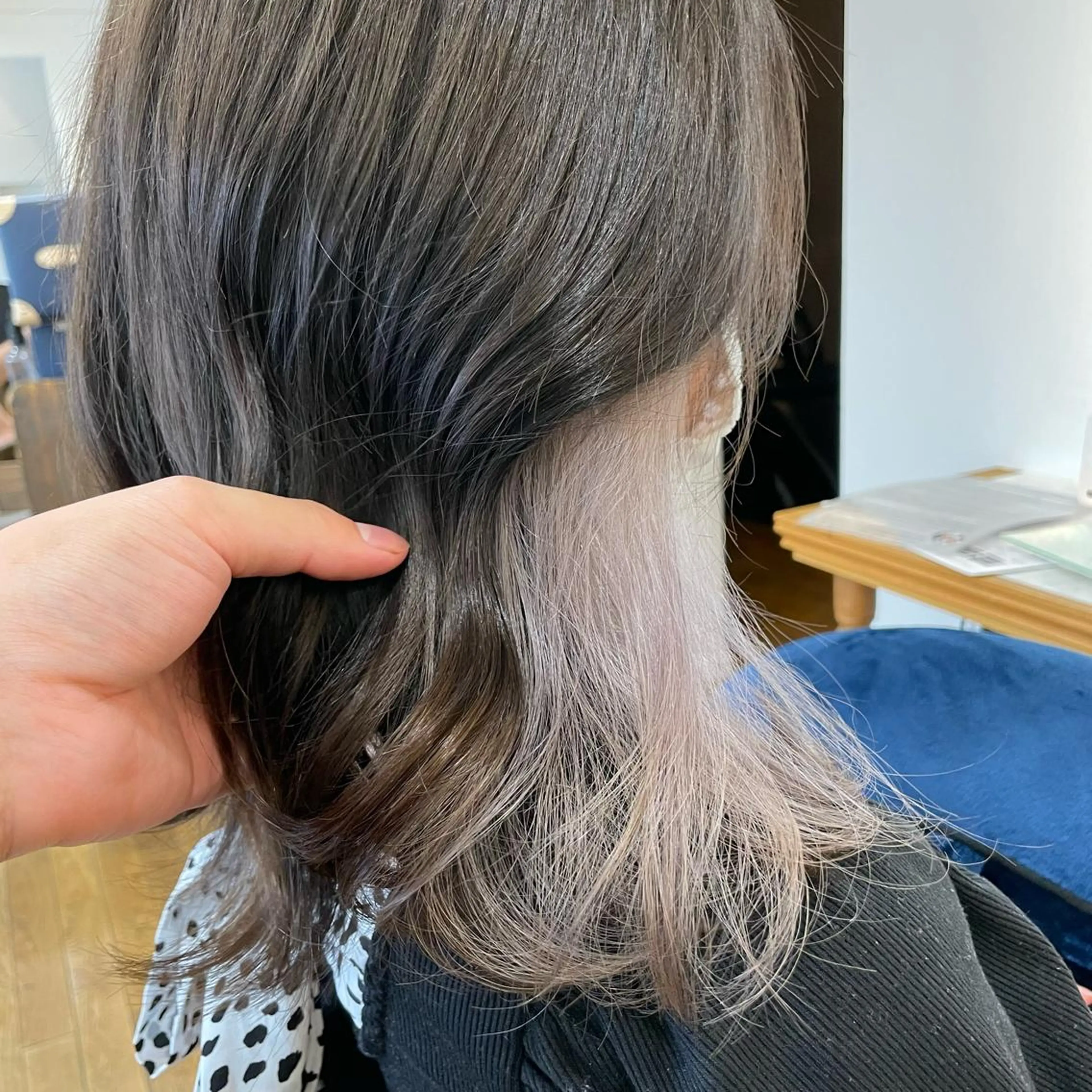 セミロング ヘアカラー ブリーチ毛矯正.髪質 改善.髪にドラマをのヘアスタイル