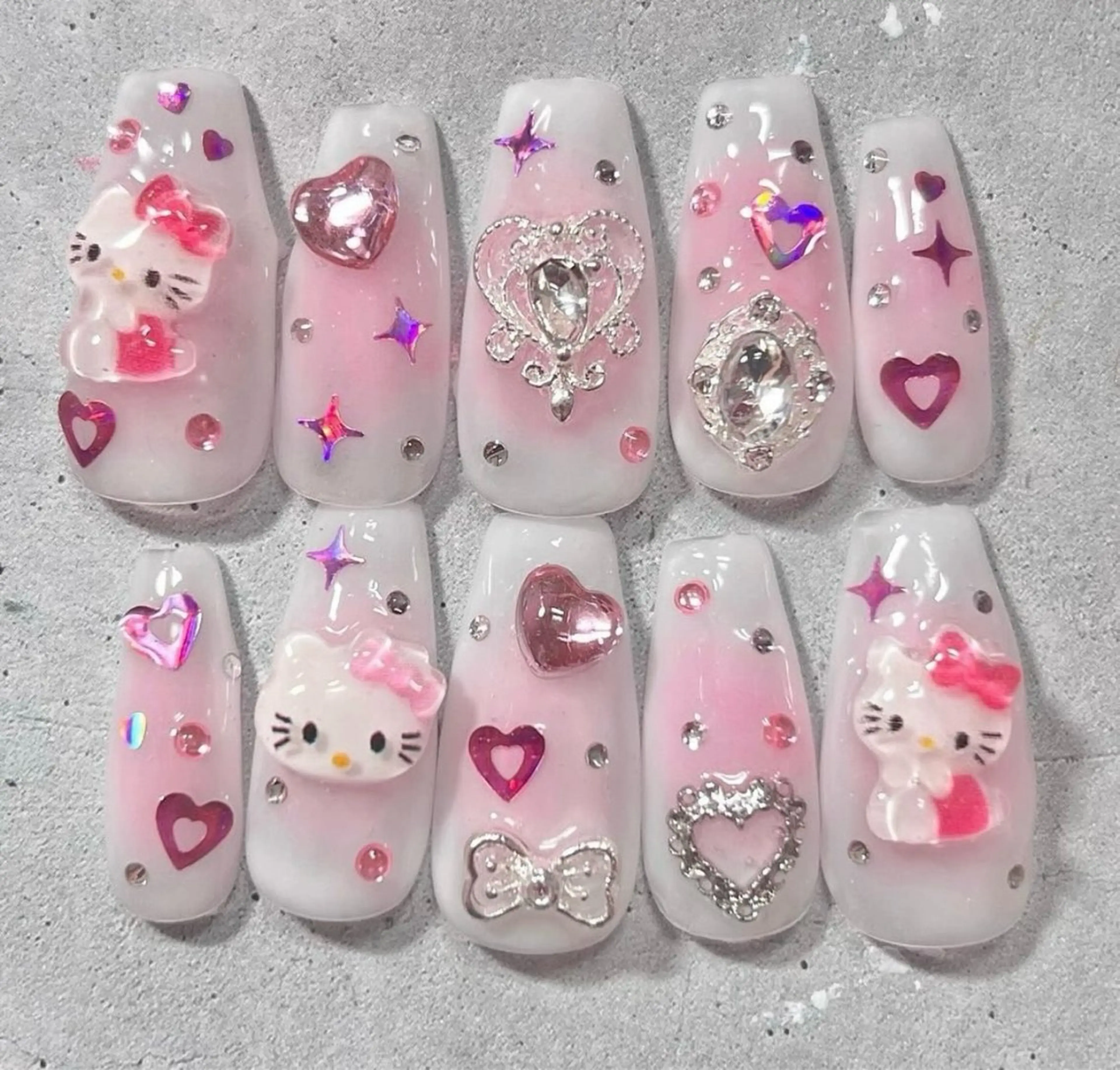 ネイル グラデーション キラキラネイル ワンカラーネイル 冬ネイル Jenn Nail Salonのネイルデザイン