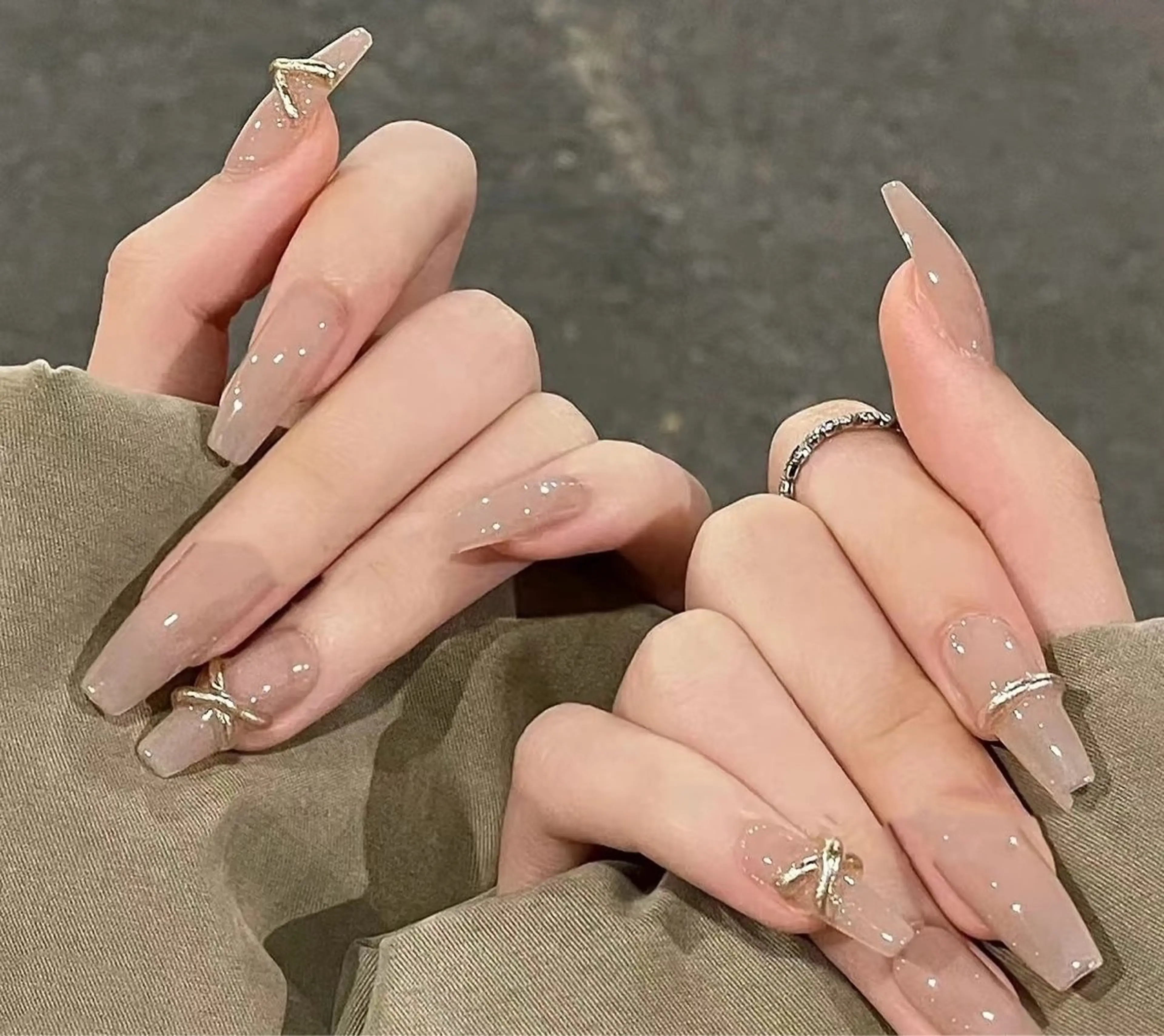 ネイル BiEi ネイルサロン長さ出しのネイルデザイン