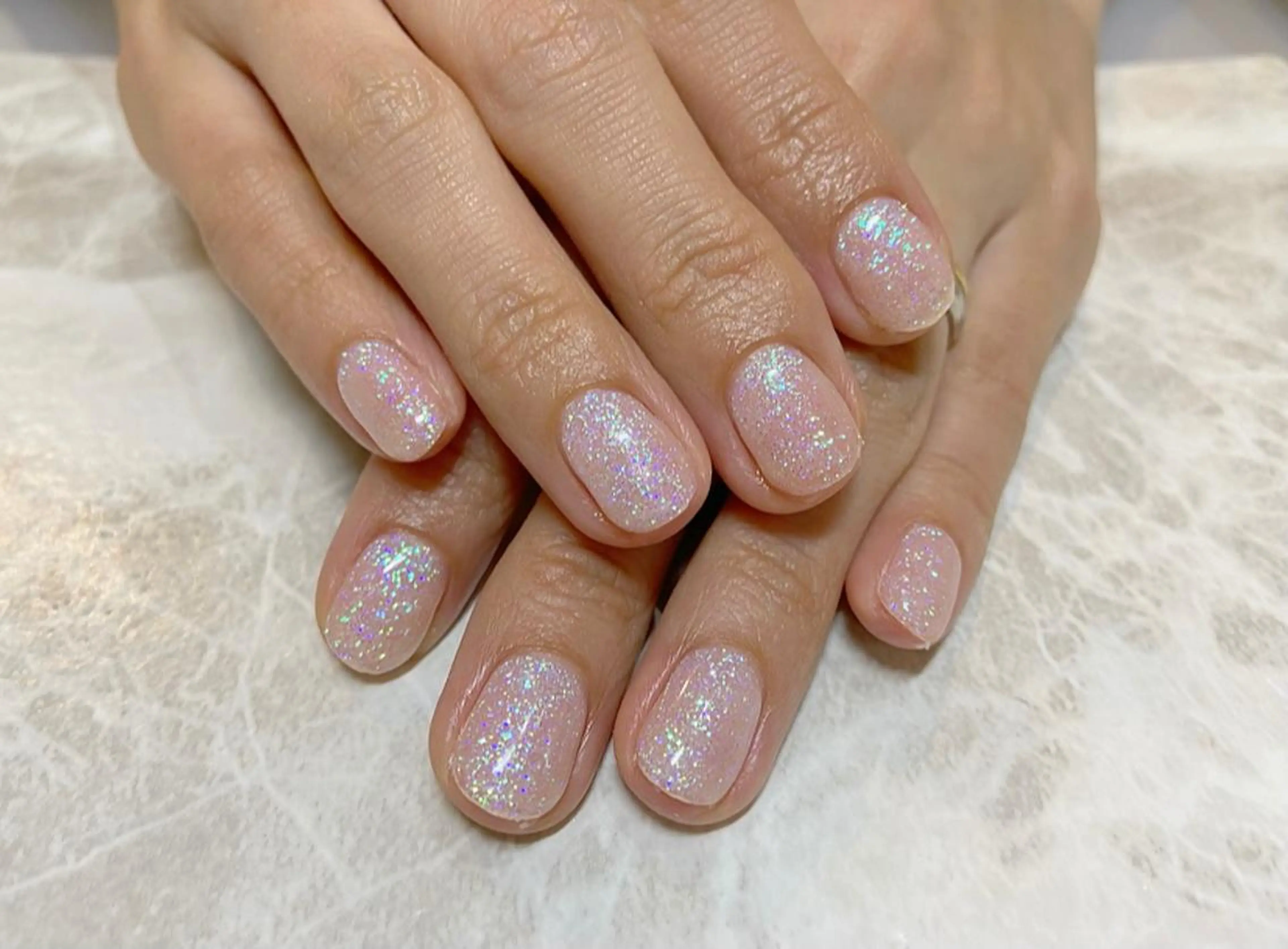 ネイル オーロラネイル ブルー キラキラネイル ラメ(グリッター) 🧸熊谷 かほ🧸のネイルデザイン