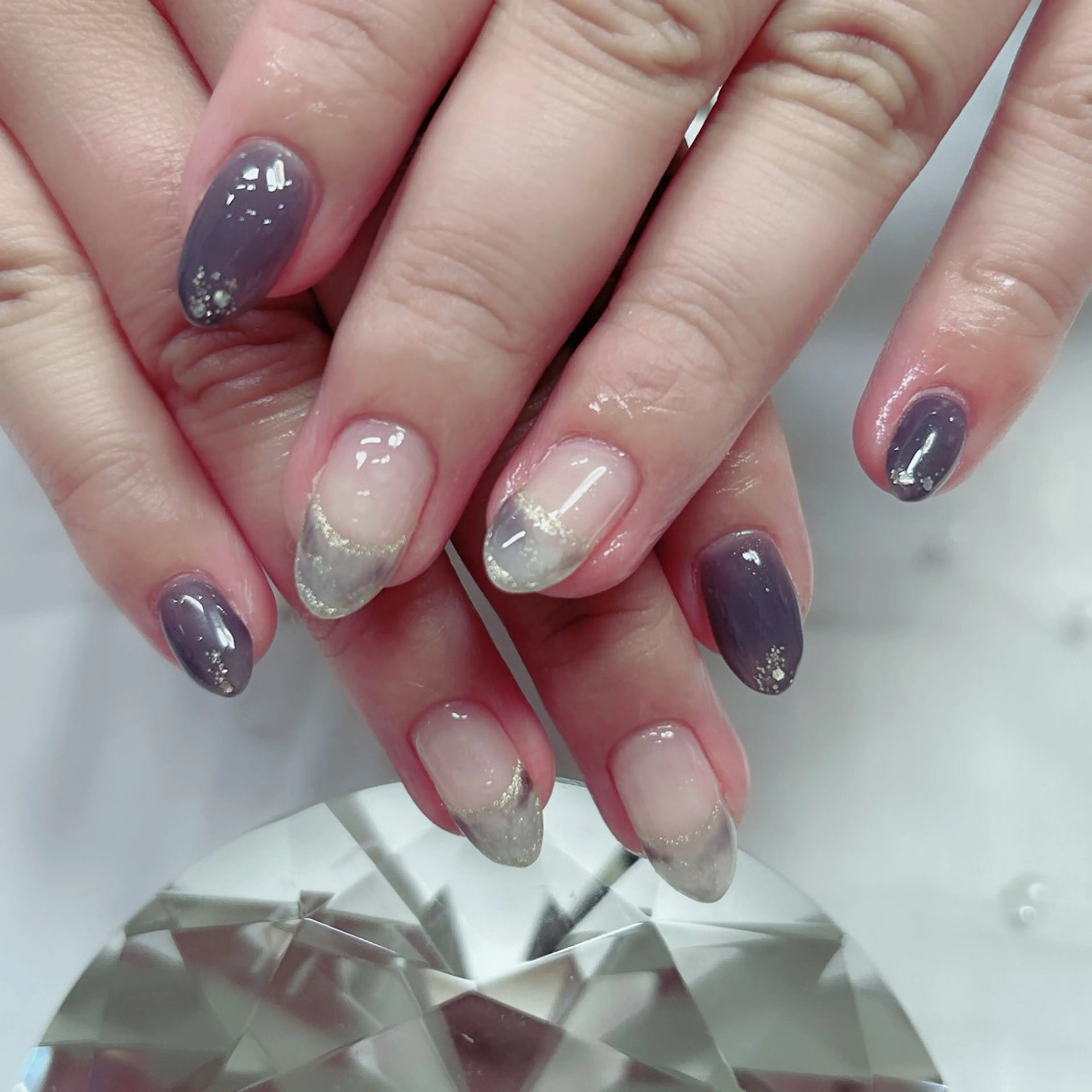 ネイル オーロラネイル フラワーネイル フレンチネイル キラキラネイル ラメ(グリッター) ハンドネイル Cute Tips nailのネイルデザイン