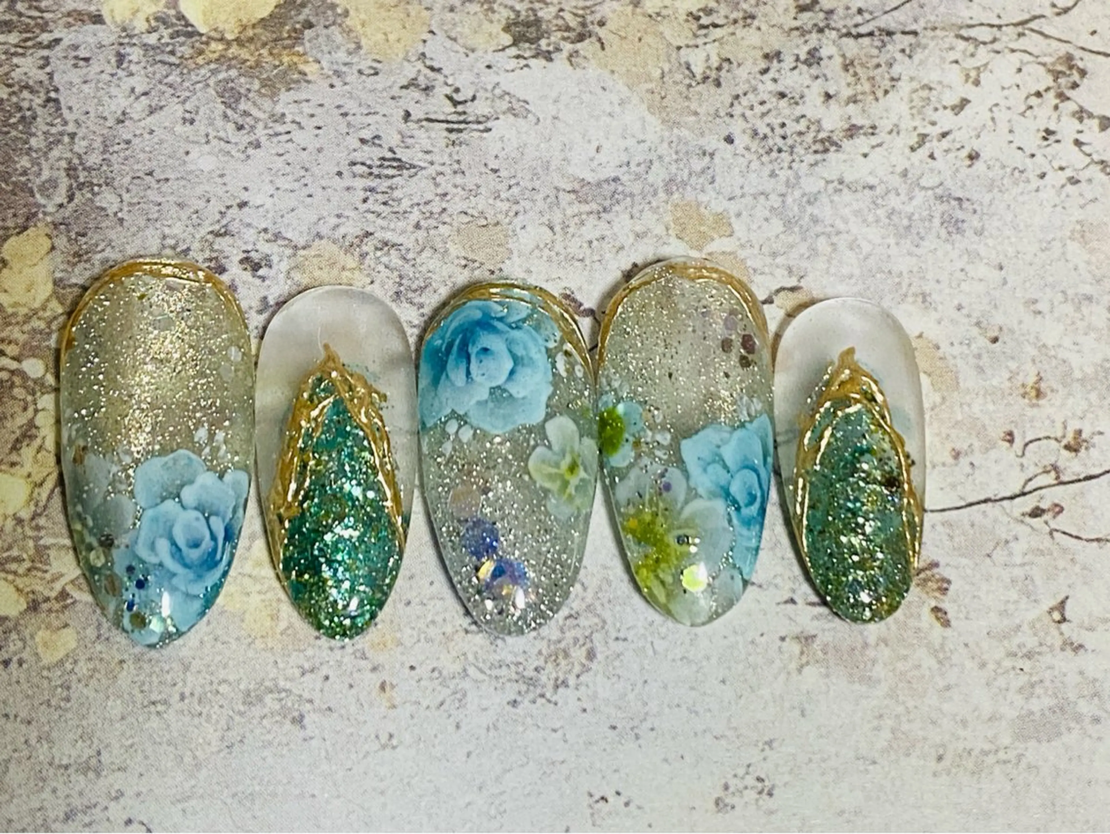 ネイル フラッシュネイル ラメ(グリッター) マグネットネイル 自宅ネイルサロン ♦️nuance♦️のネイルデザイン