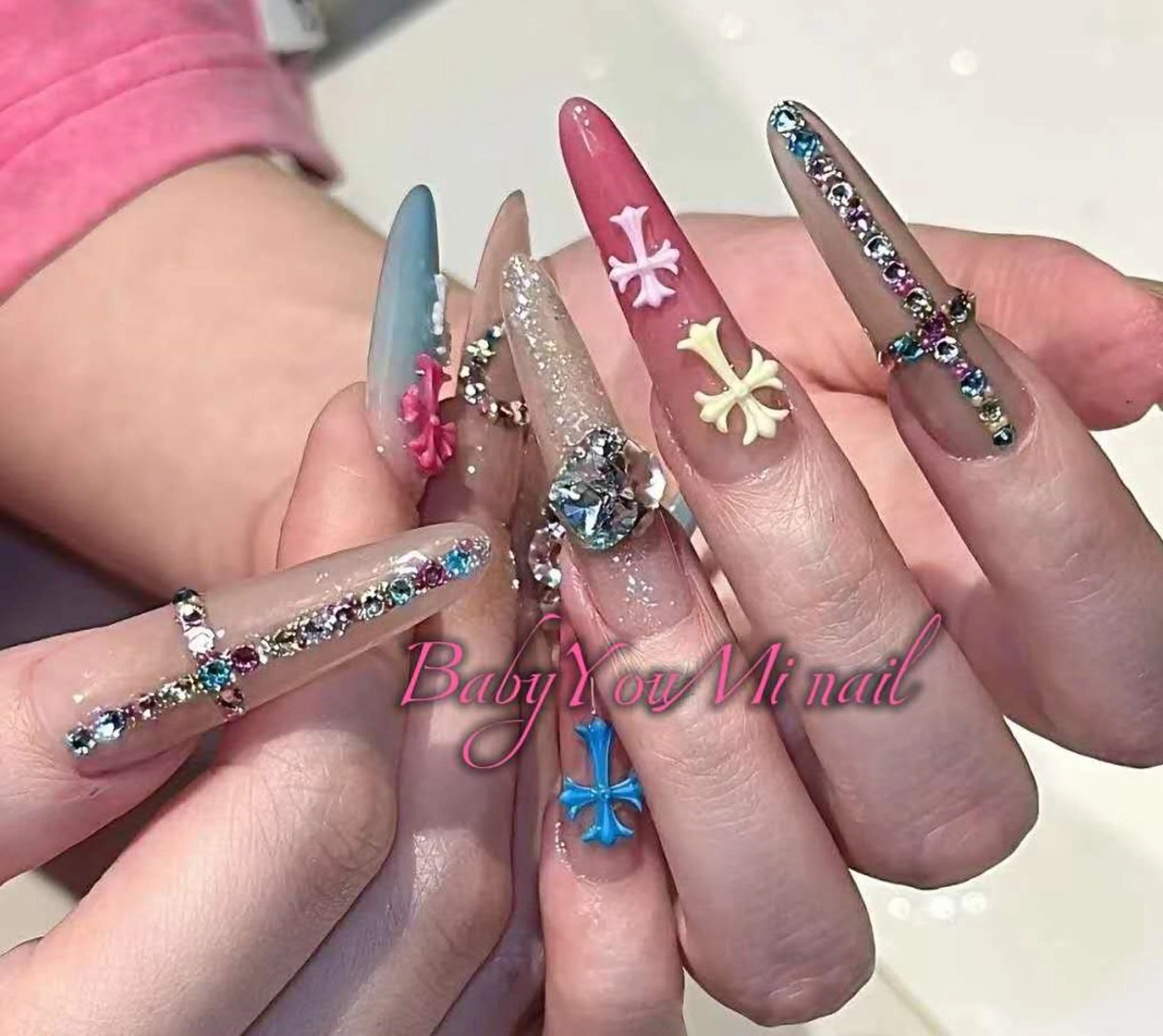 ネイル オーロラネイル フラワーネイル フットネイル フレンチネイル ジェルネイル ハンドネイル BabyYouMi nailのネイルデザイン