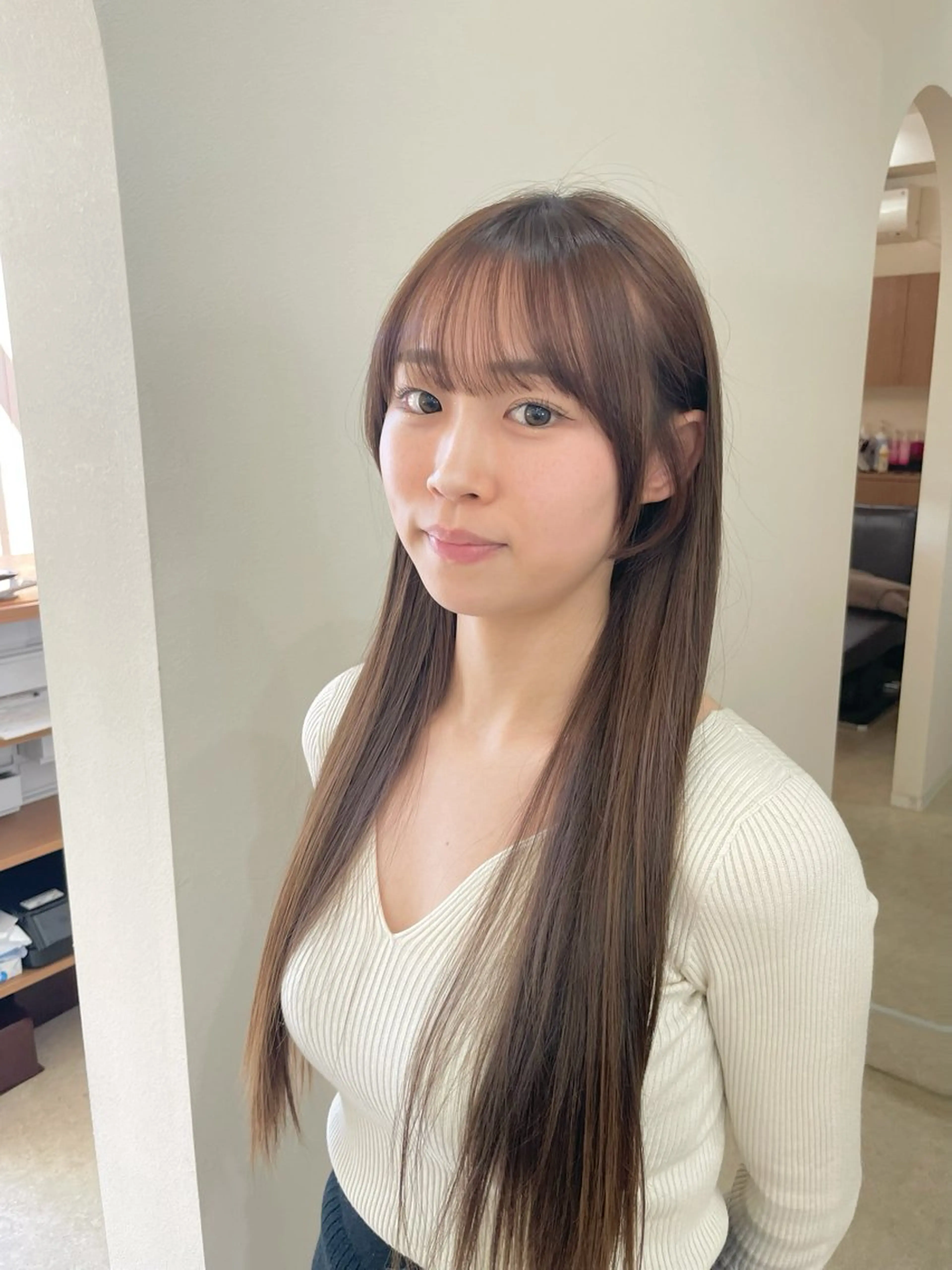 ロング カット 鈴木 梨瑚のヘアスタイル