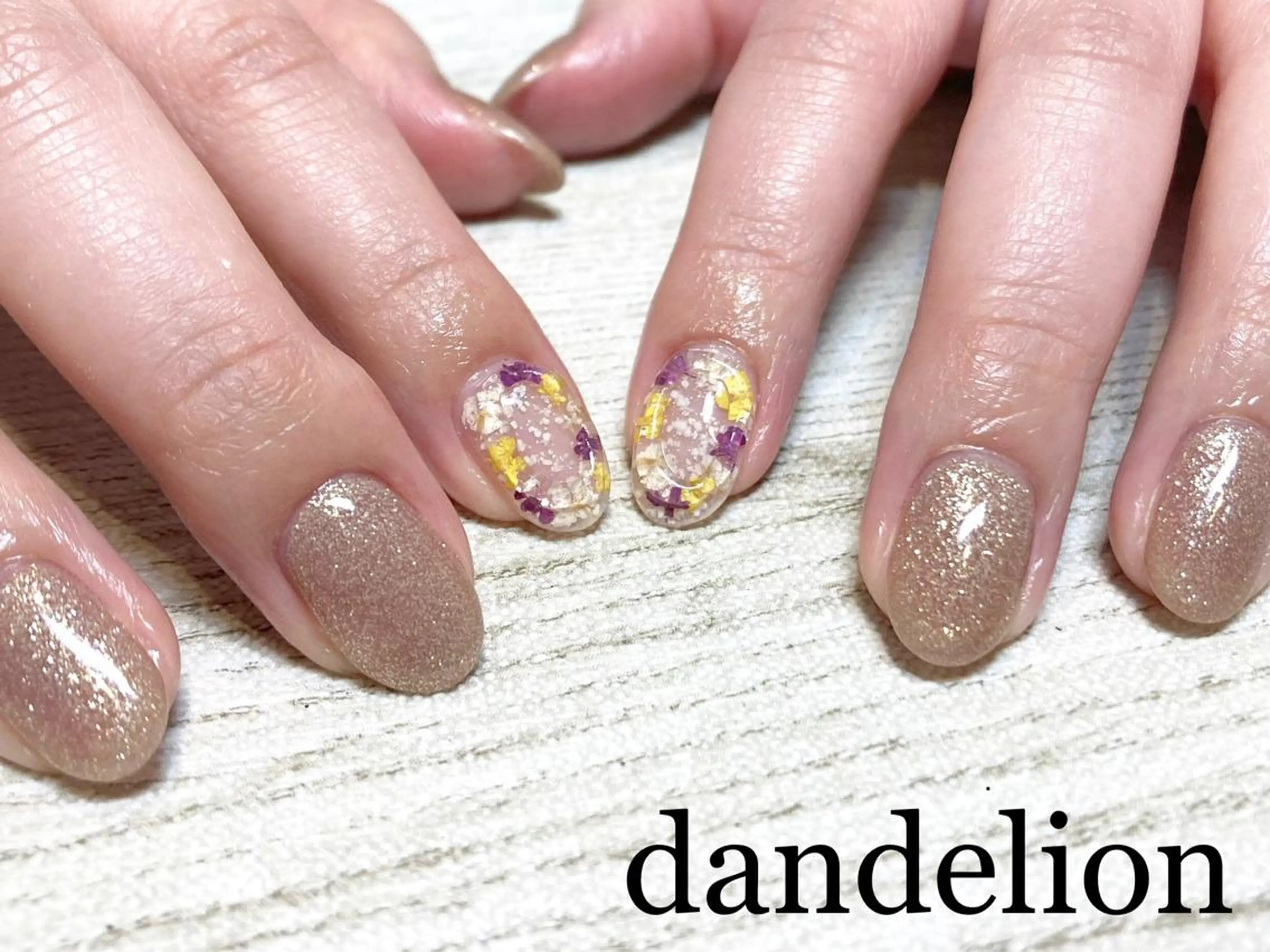 ネイル ハンドネイル ハンドケア dandelion ダンデライオンのネイルデザイン