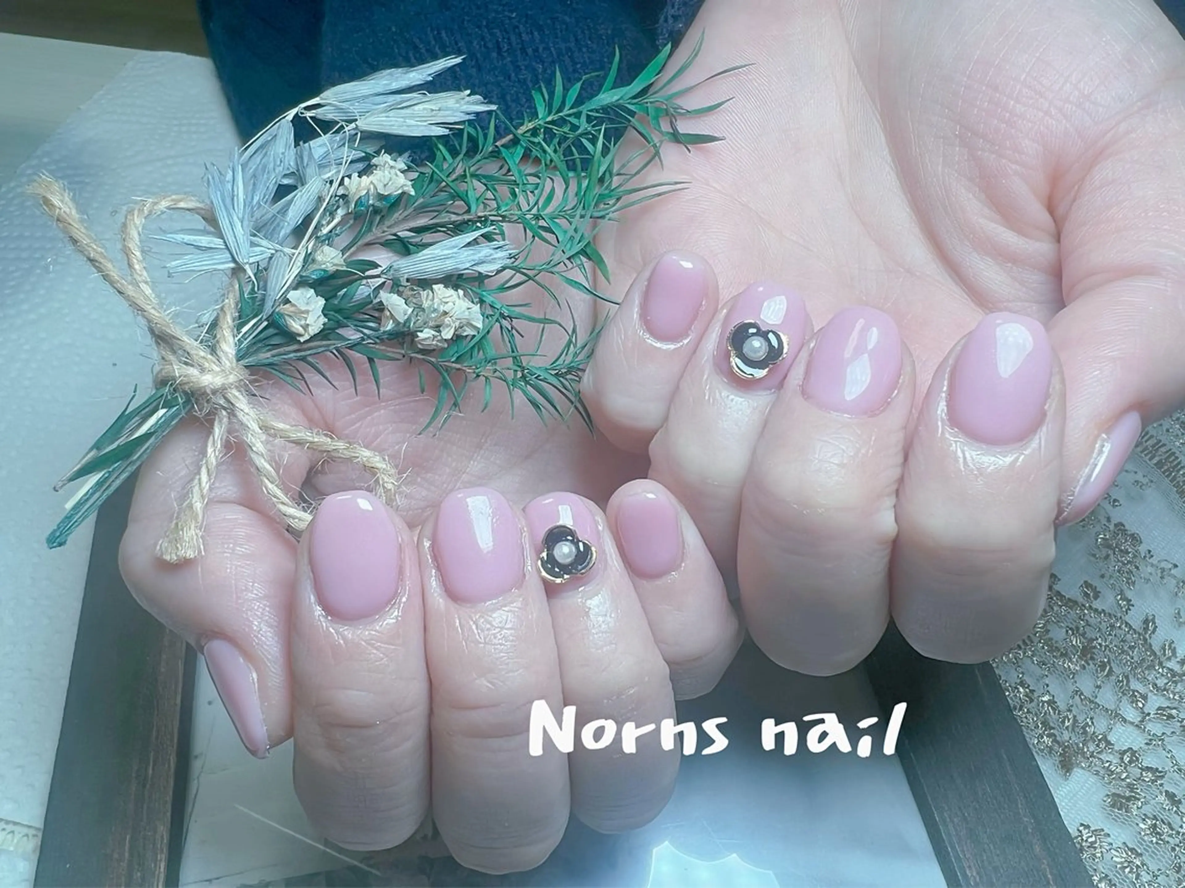 ワンカラーorラメグラ(パーツ2️⃣個無料)(新規様ジェルオフ無料) 400色以上の写真